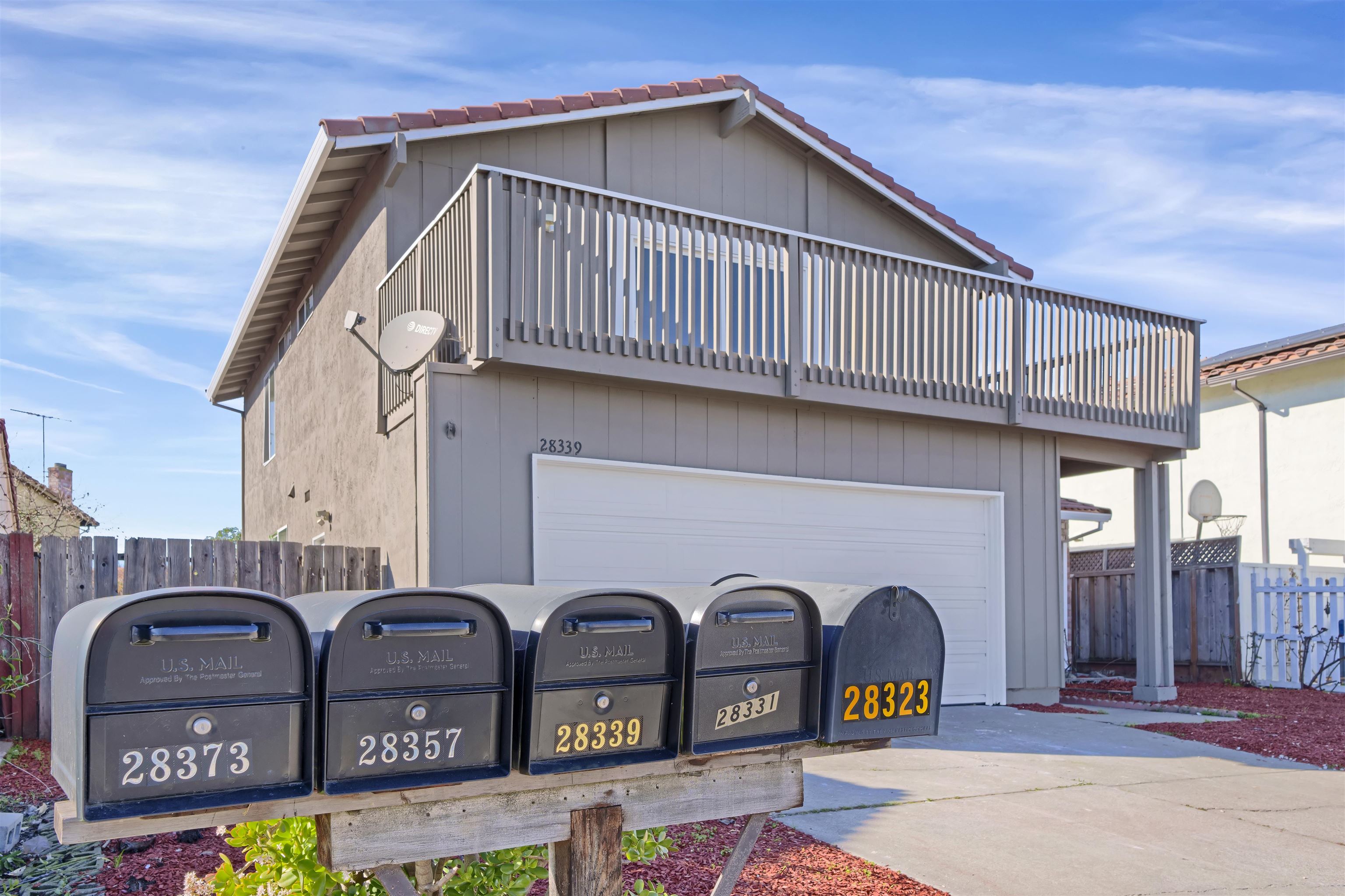 Detail Gallery Image 2 of 44 For 28339 Cabrini Dr, Hayward,  CA 94545 - 4 Beds | 2/1 Baths