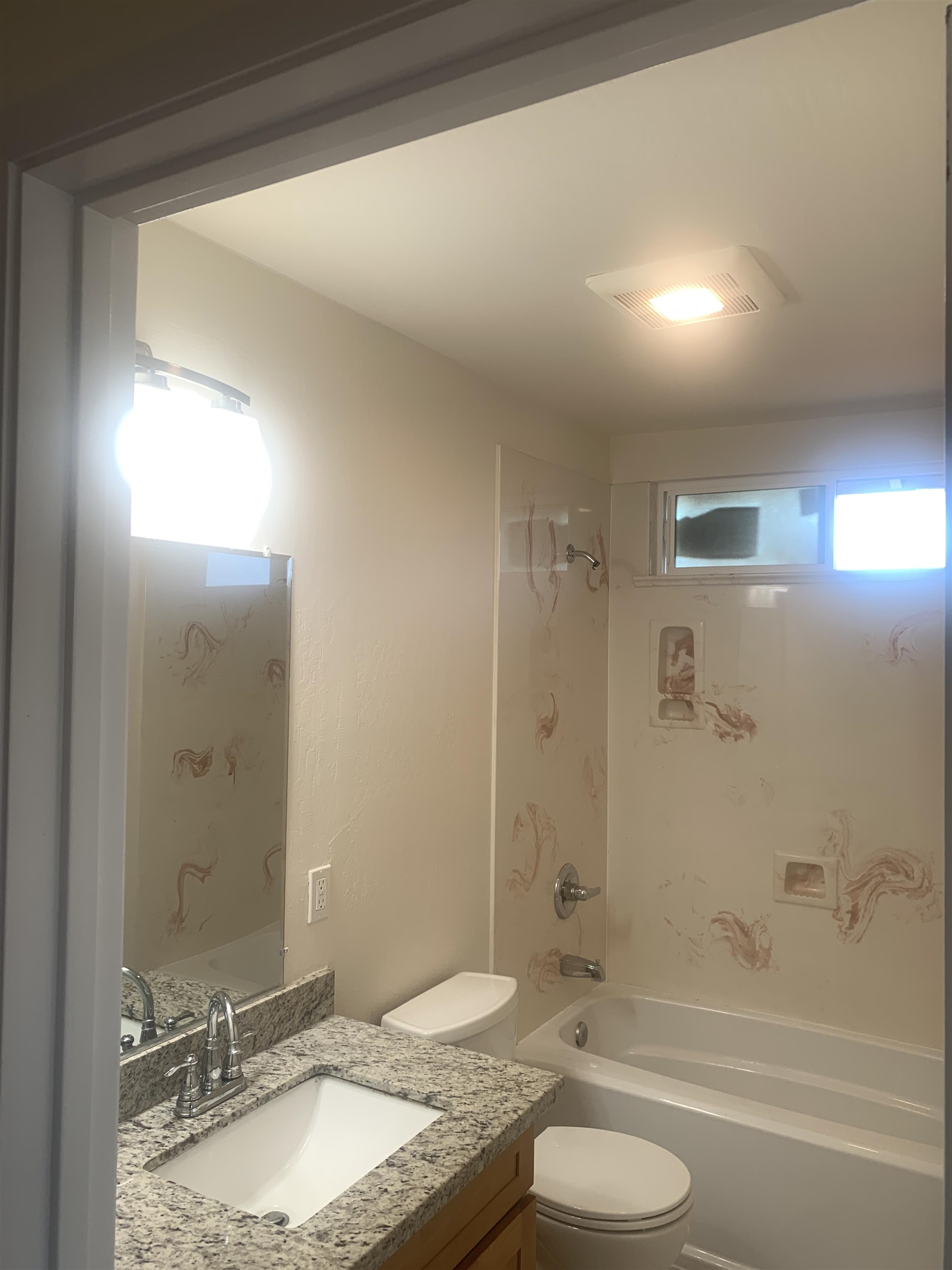 Detail Gallery Image 13 of 17 For 28339 Cabrini Dr, Hayward,  CA 94545 - 4 Beds | 2/1 Baths