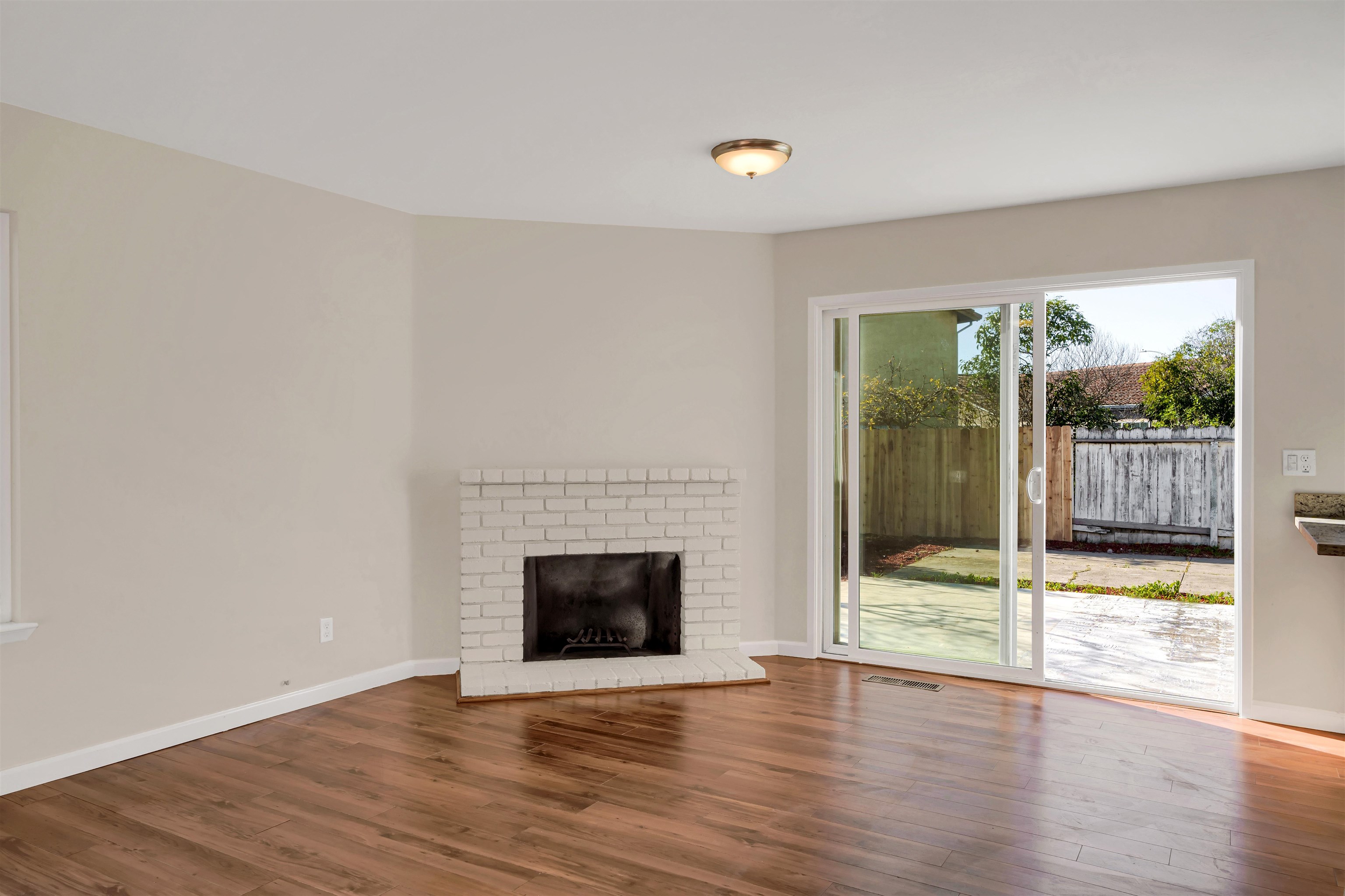 Detail Gallery Image 10 of 44 For 28339 Cabrini Dr, Hayward,  CA 94545 - 4 Beds | 2/1 Baths