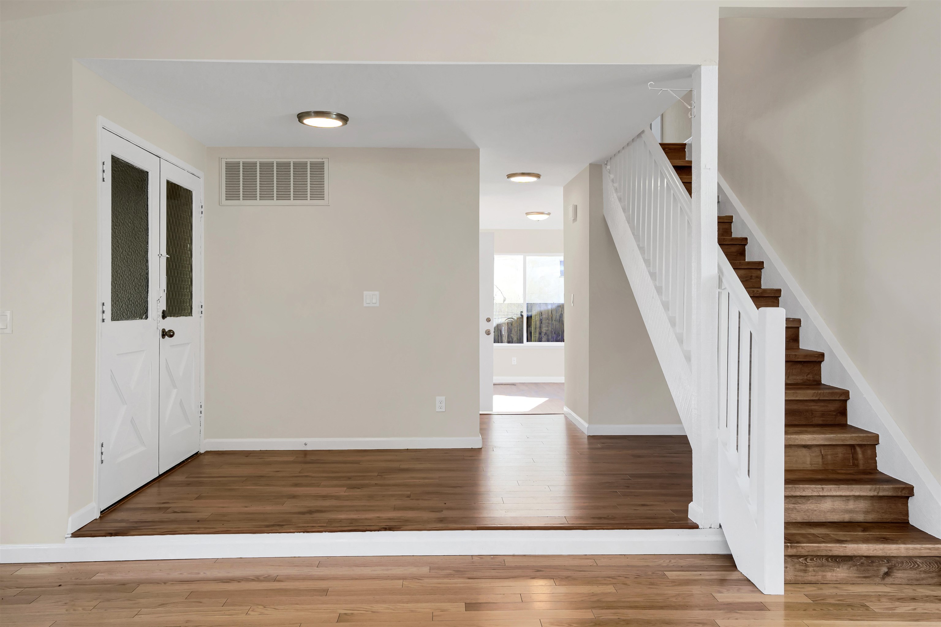 Detail Gallery Image 4 of 44 For 28339 Cabrini Dr, Hayward,  CA 94545 - 4 Beds | 2/1 Baths