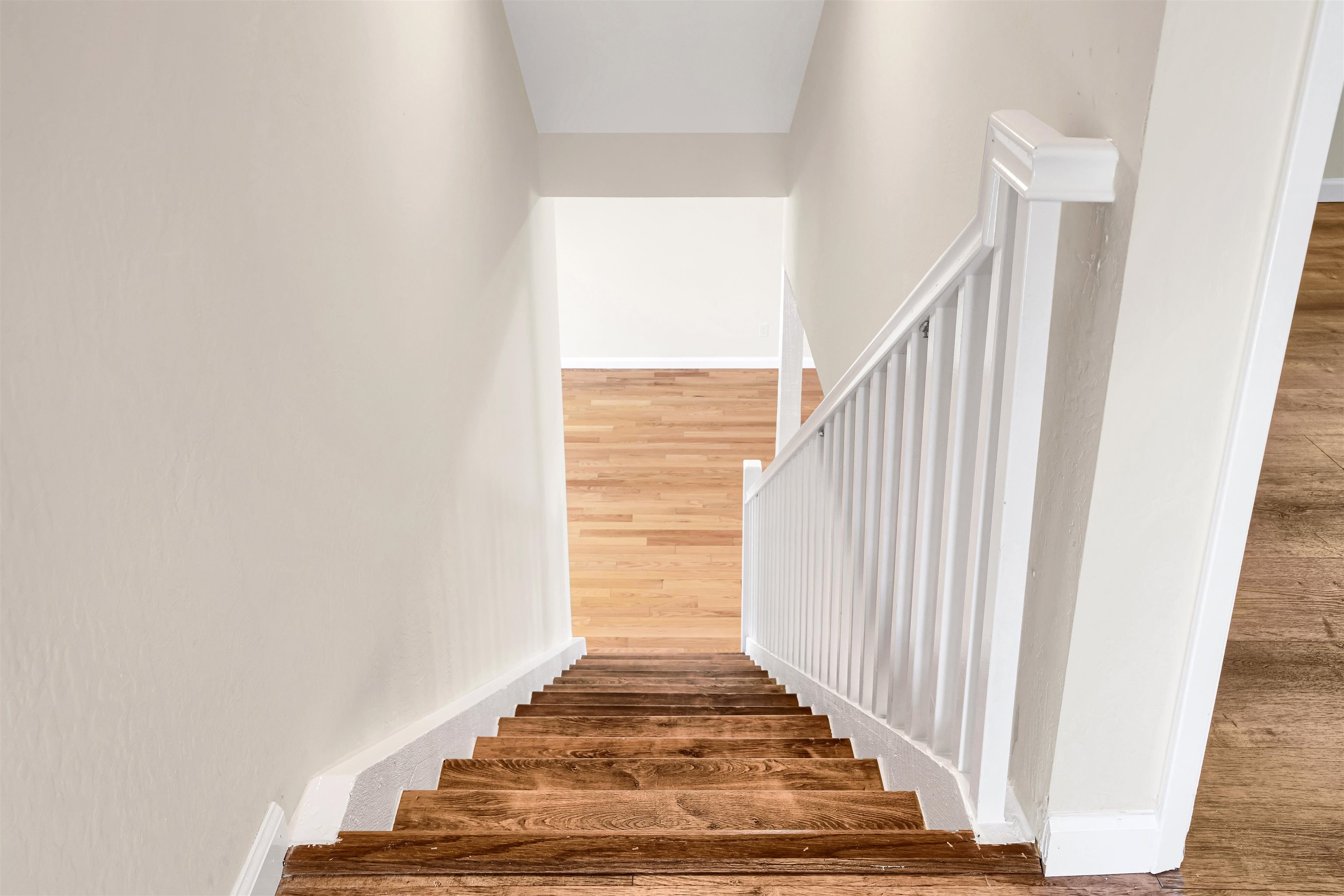 Detail Gallery Image 5 of 44 For 28339 Cabrini Dr, Hayward,  CA 94545 - 4 Beds | 2/1 Baths