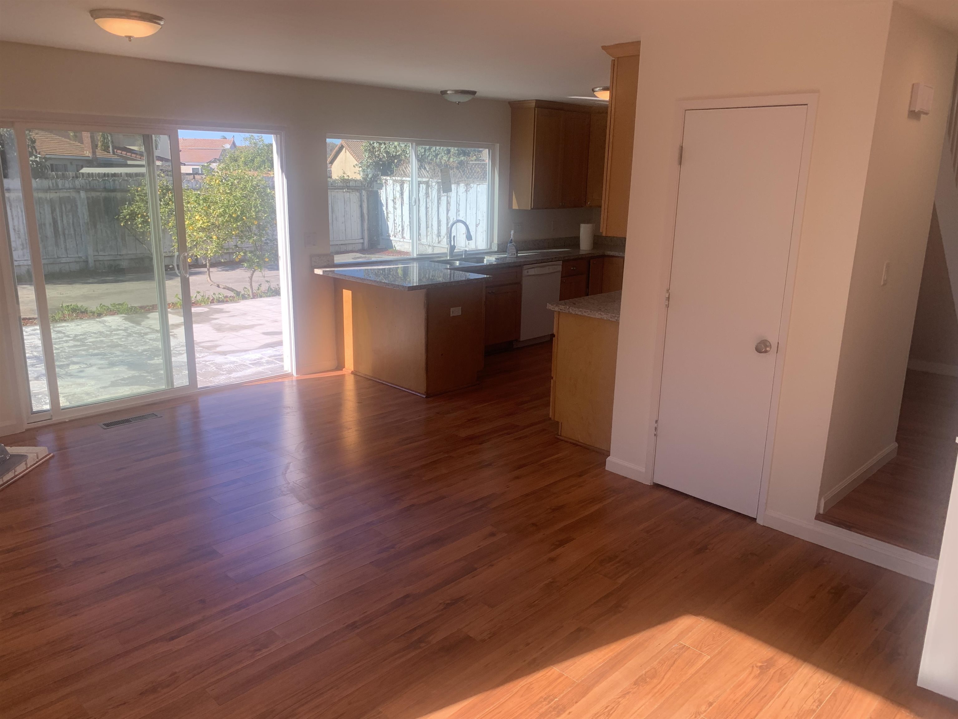 Detail Gallery Image 8 of 17 For 28339 Cabrini Dr, Hayward,  CA 94545 - 4 Beds | 2/1 Baths