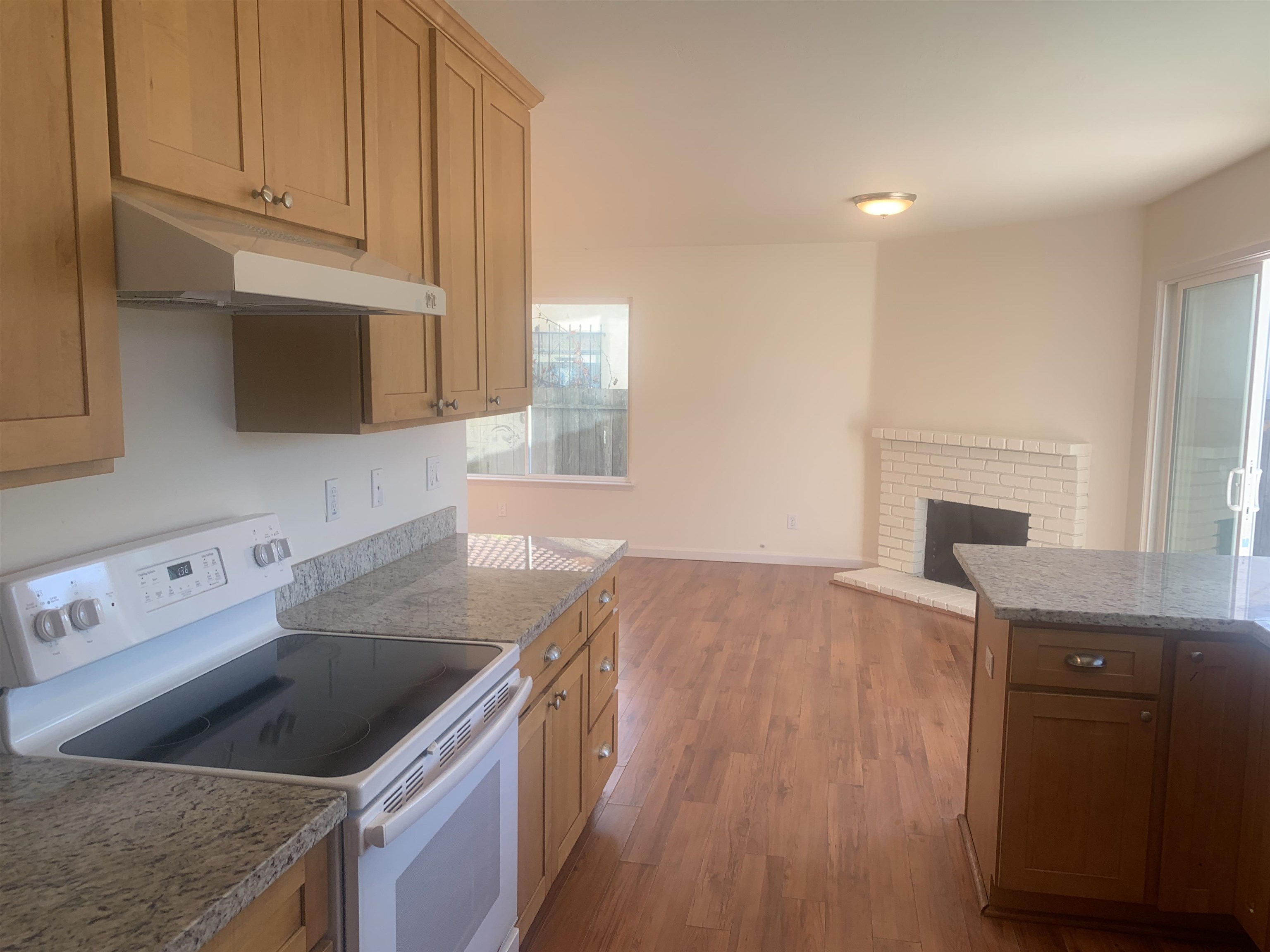 Detail Gallery Image 9 of 17 For 28339 Cabrini Dr, Hayward,  CA 94545 - 4 Beds | 2/1 Baths