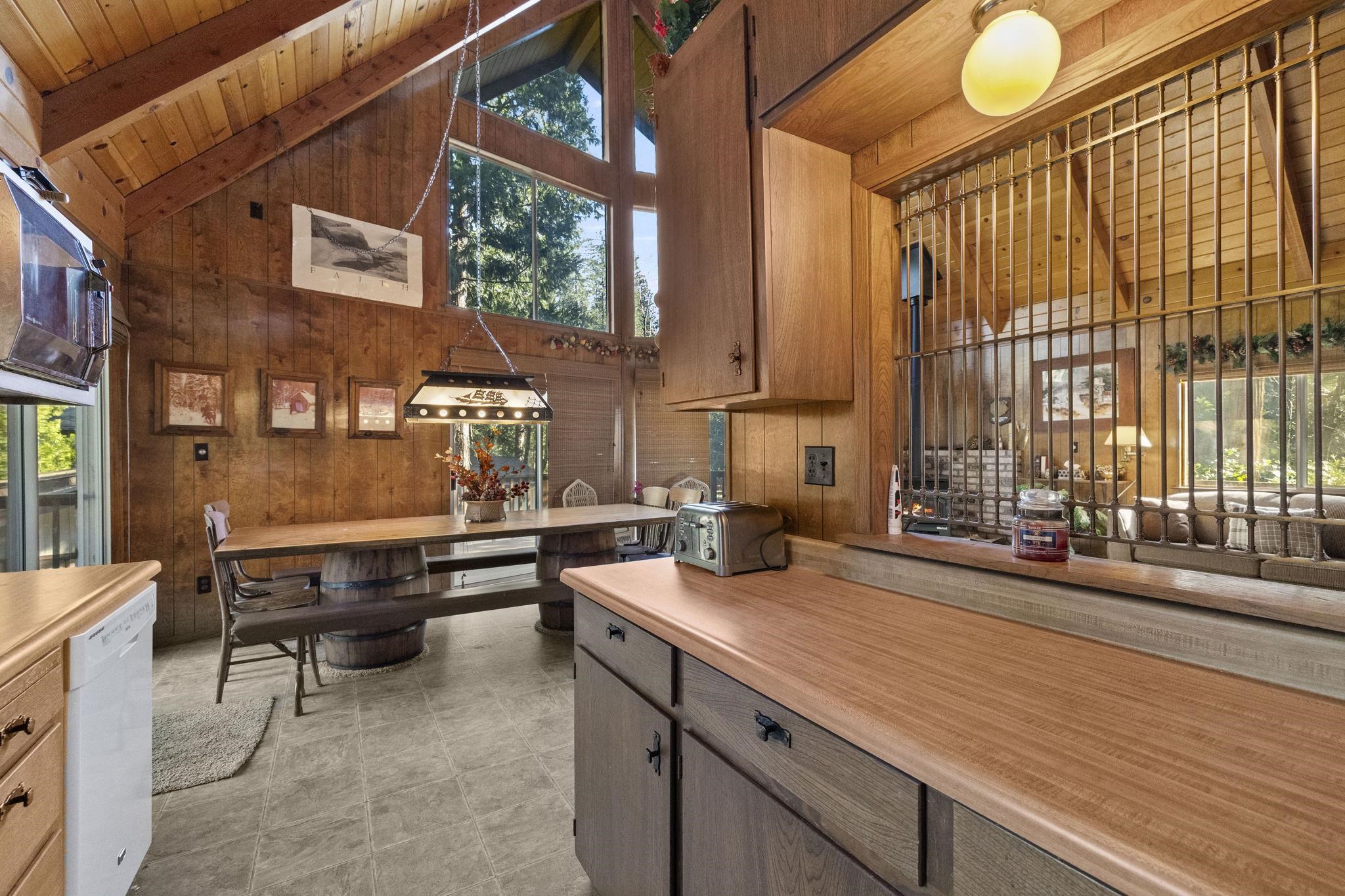 Detail Gallery Image 14 of 36 For 23500 Lakewood Dr, Twain Harte,  CA 95383 - 3 Beds | 2 Baths