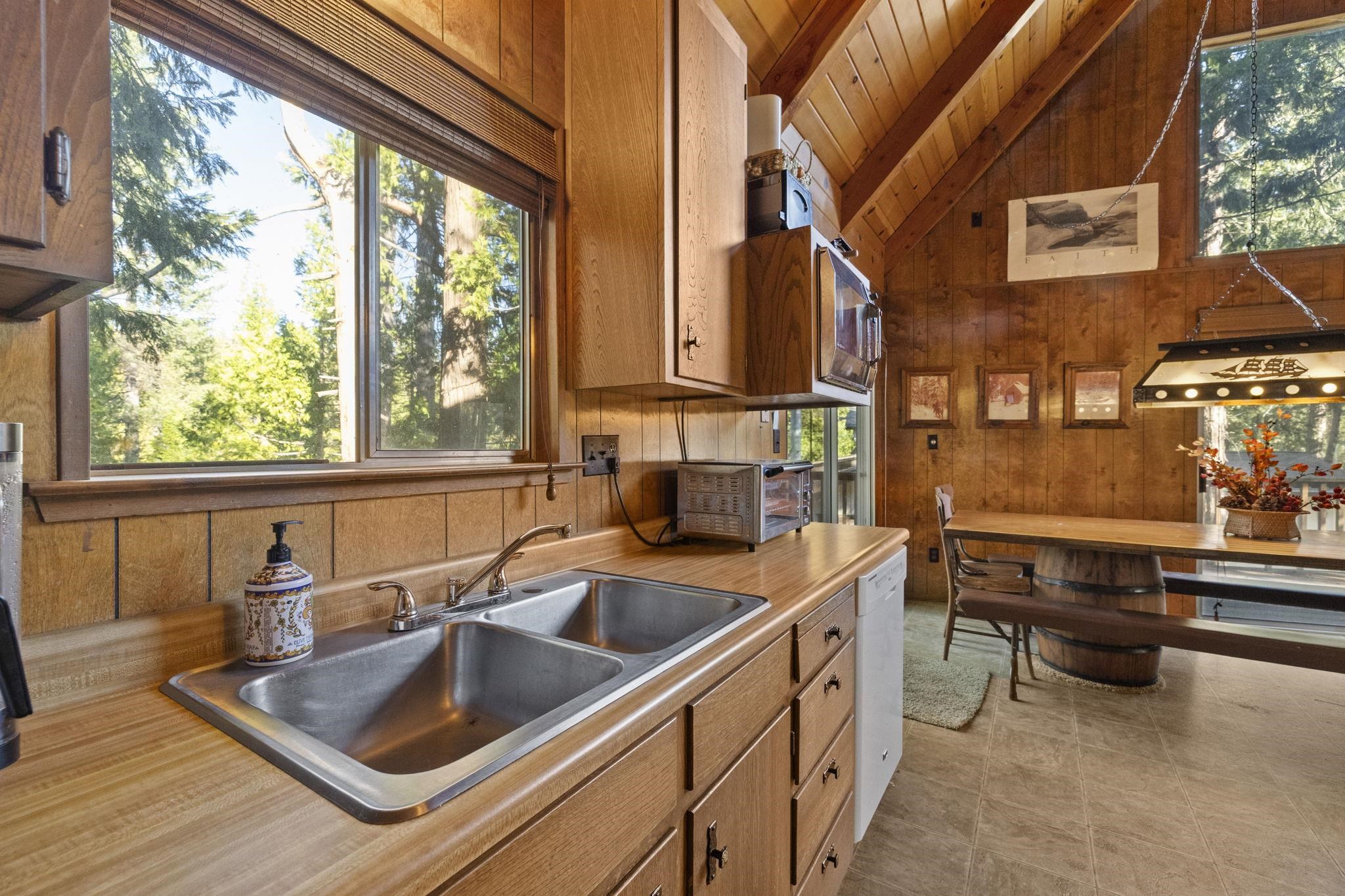 Detail Gallery Image 15 of 36 For 23500 Lakewood Dr, Twain Harte,  CA 95383 - 3 Beds | 2 Baths