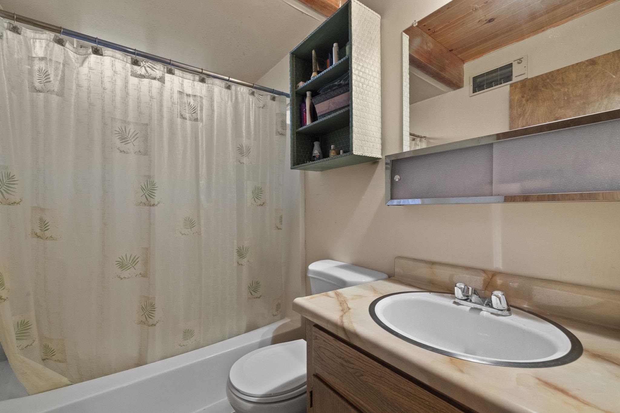 Detail Gallery Image 18 of 36 For 23500 Lakewood Dr, Twain Harte,  CA 95383 - 3 Beds | 2 Baths