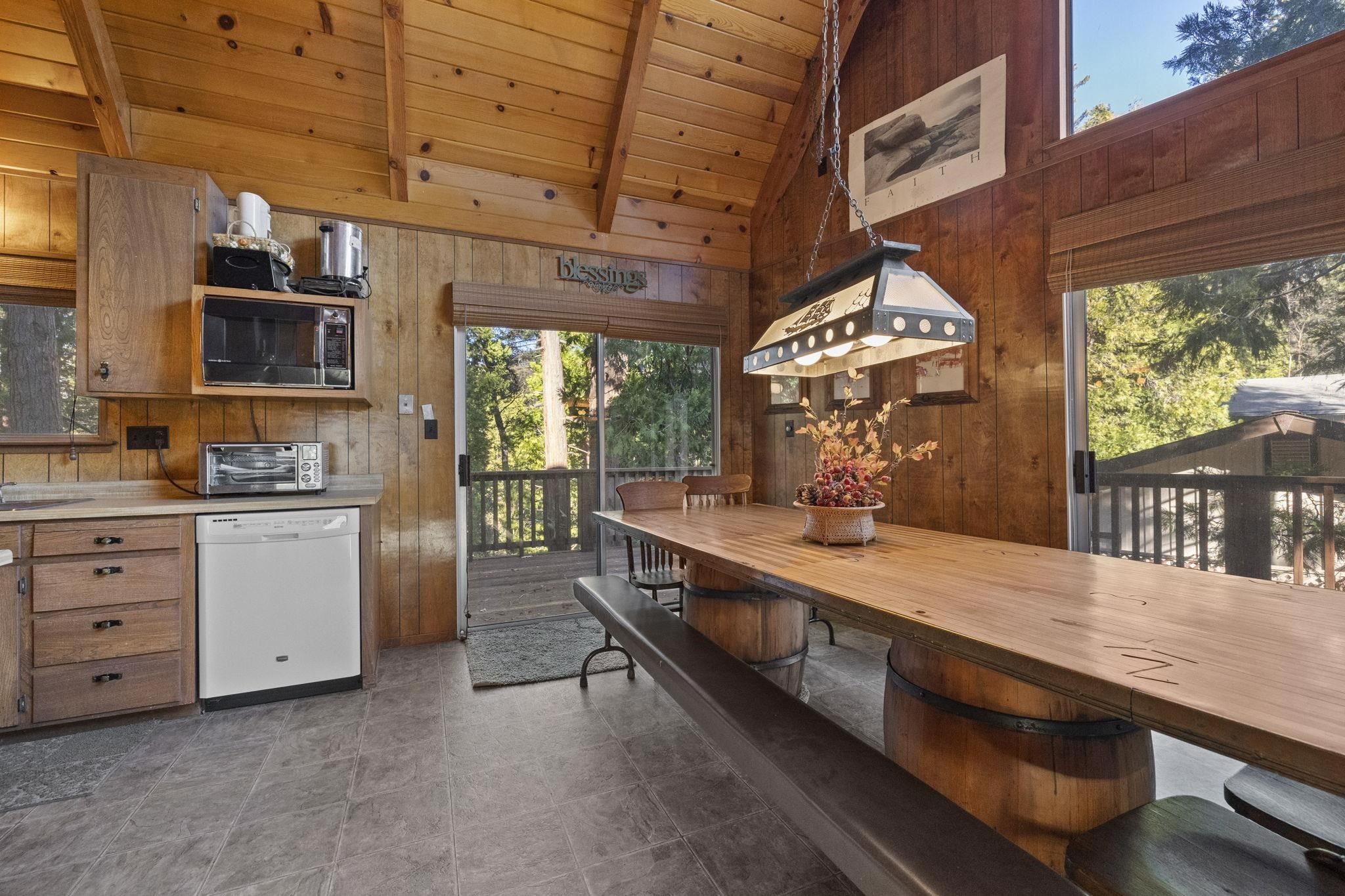 Detail Gallery Image 9 of 36 For 23500 Lakewood Dr, Twain Harte,  CA 95383 - 3 Beds | 2 Baths