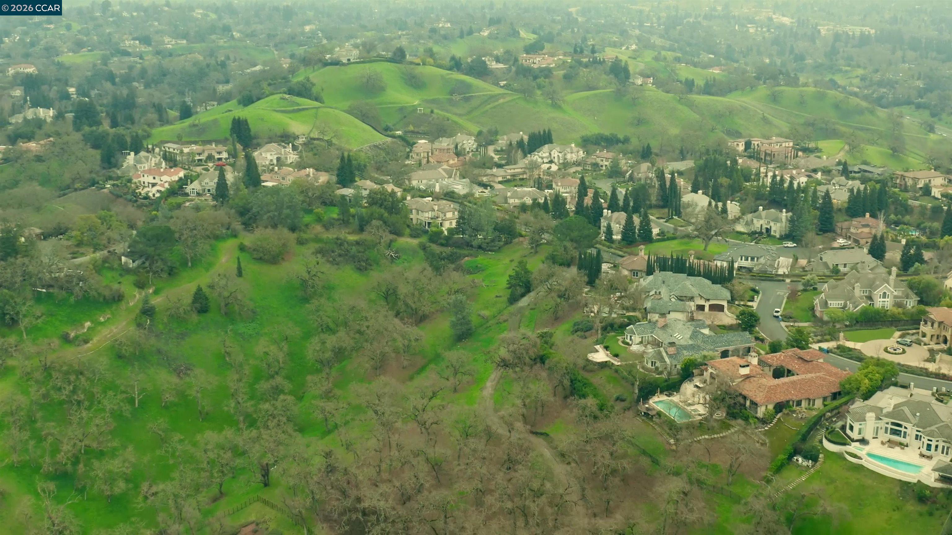 Detail Gallery Image 2 of 23 For 100 Los Balcones, Alamo,  CA 94507 - 5 Beds | 3/1 Baths