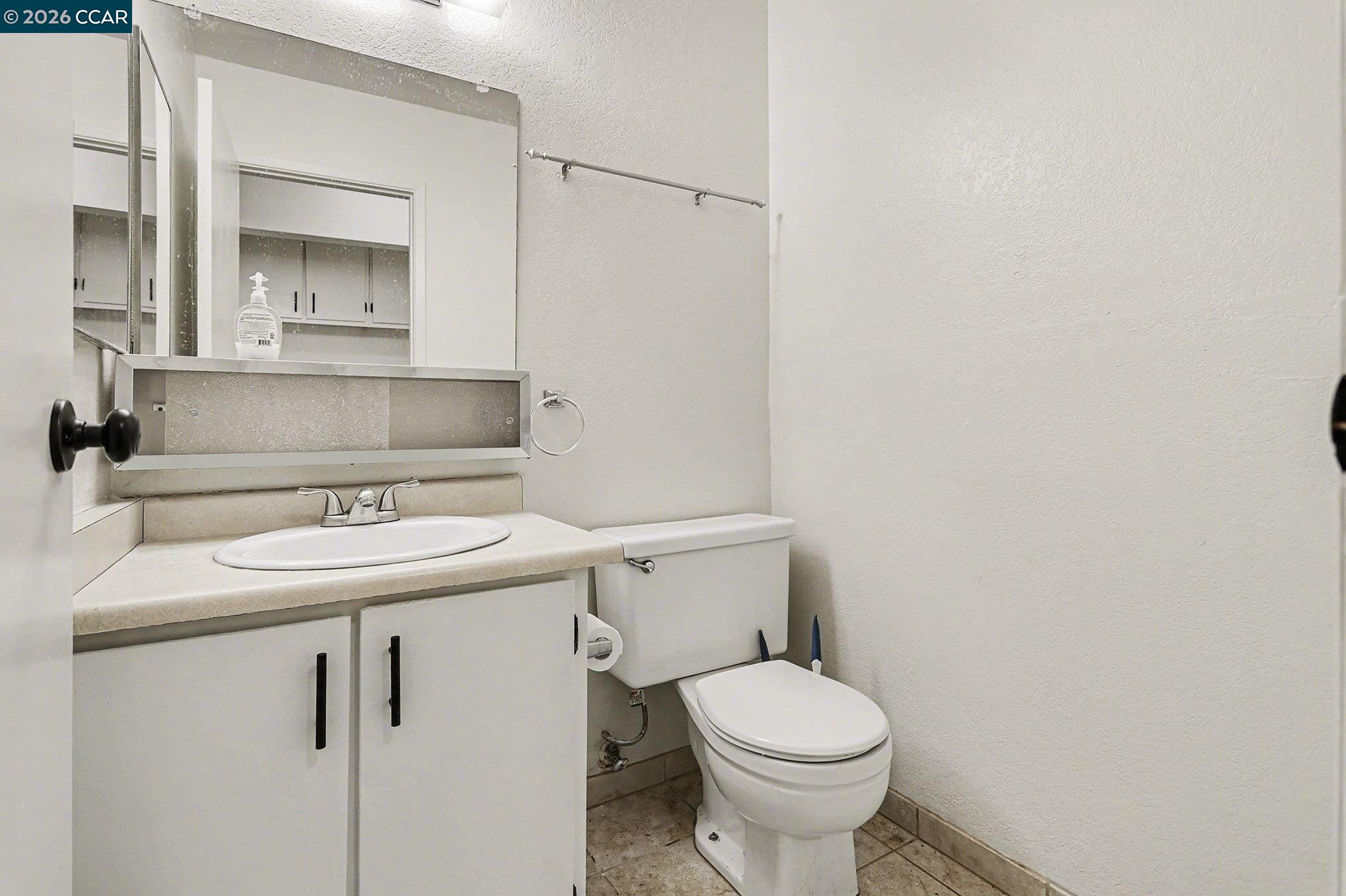 Detail Gallery Image 12 of 27 For 717 Beelard Dr, Vacaville,  CA 95687 - 2 Beds | 2 Baths