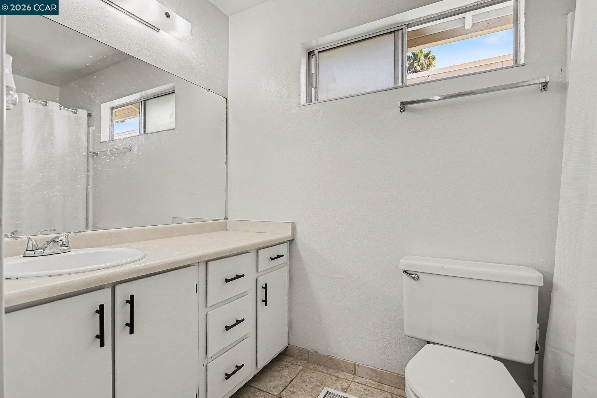 Detail Gallery Image 17 of 27 For 717 Beelard Dr, Vacaville,  CA 95687 - 2 Beds | 2 Baths