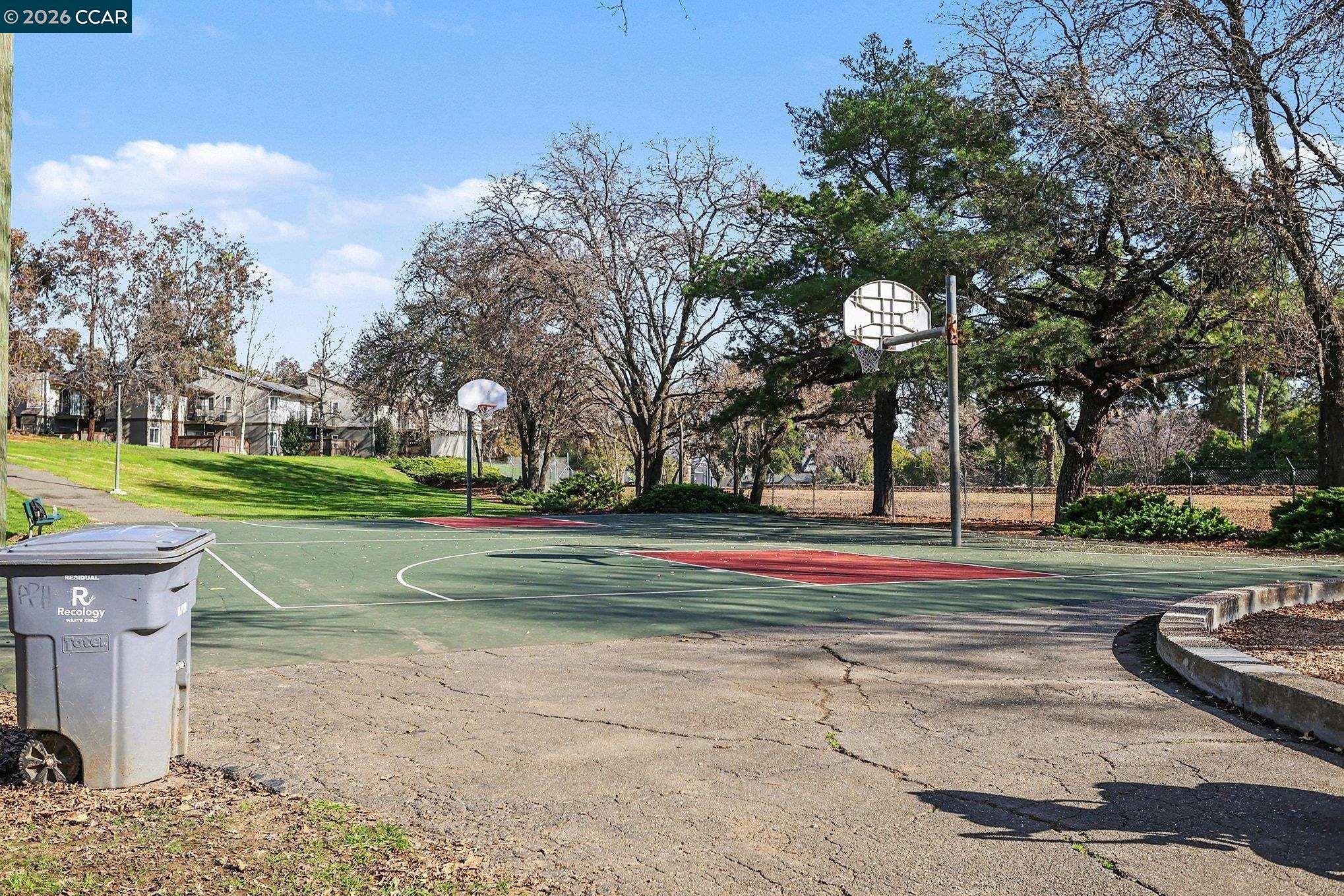 Detail Gallery Image 25 of 27 For 717 Beelard Dr, Vacaville,  CA 95687 - 2 Beds | 2 Baths