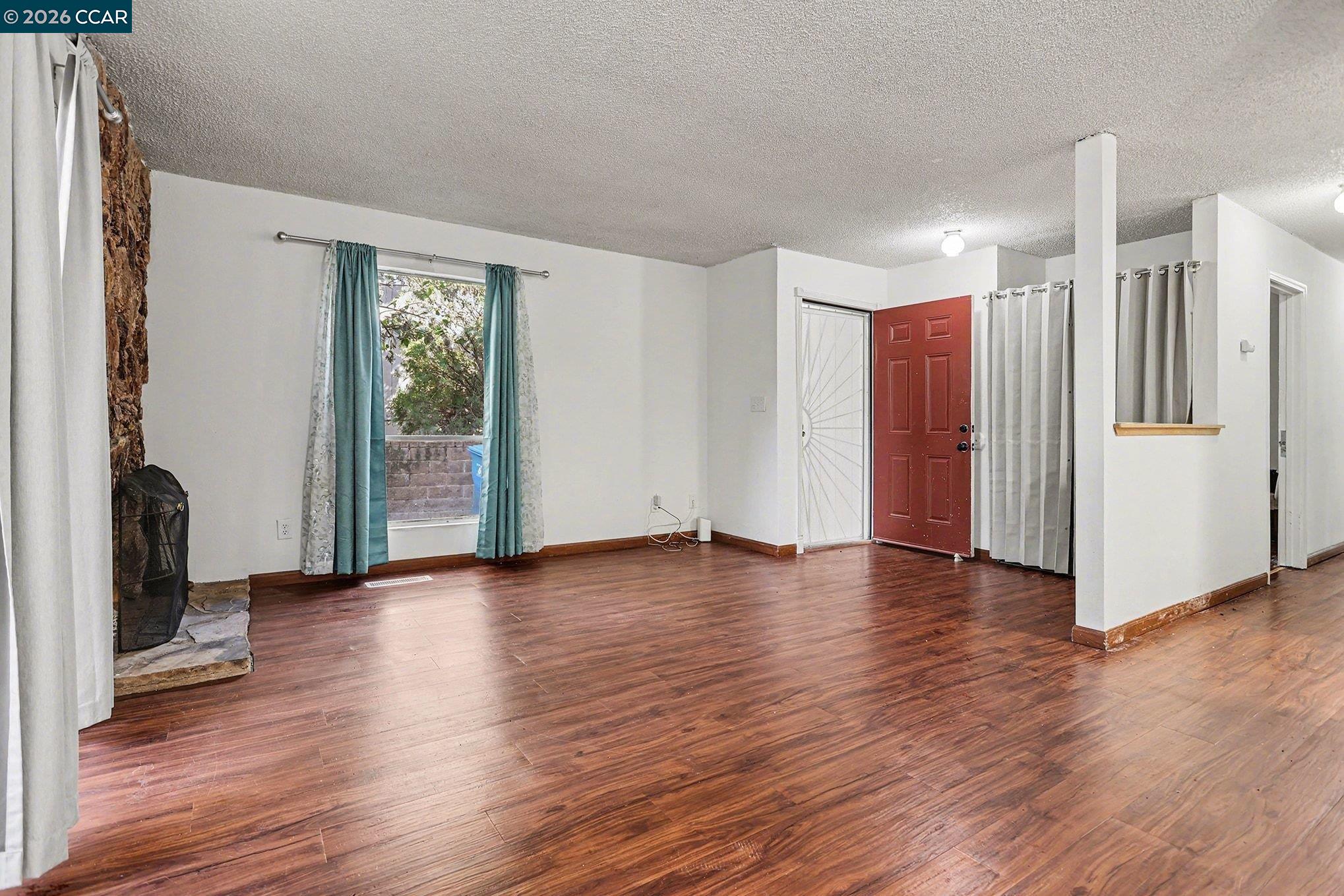 Detail Gallery Image 6 of 27 For 717 Beelard Dr, Vacaville,  CA 95687 - 2 Beds | 2 Baths