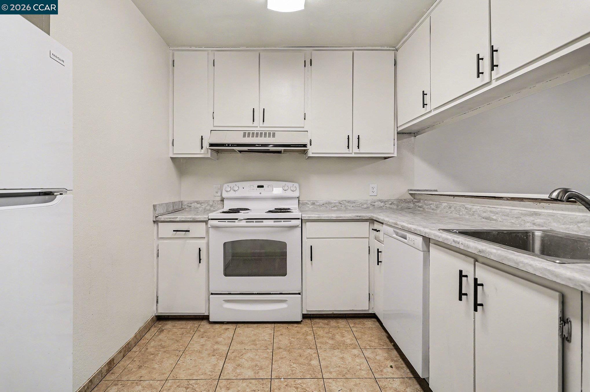 Detail Gallery Image 9 of 27 For 717 Beelard Dr, Vacaville,  CA 95687 - 2 Beds | 2 Baths