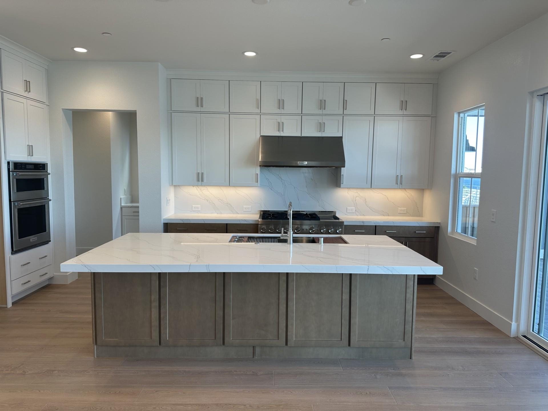 Detail Gallery Image 5 of 21 For 656 Point Place, Bethel Island,  CA 94511 - 5 Beds | 5/1 Baths