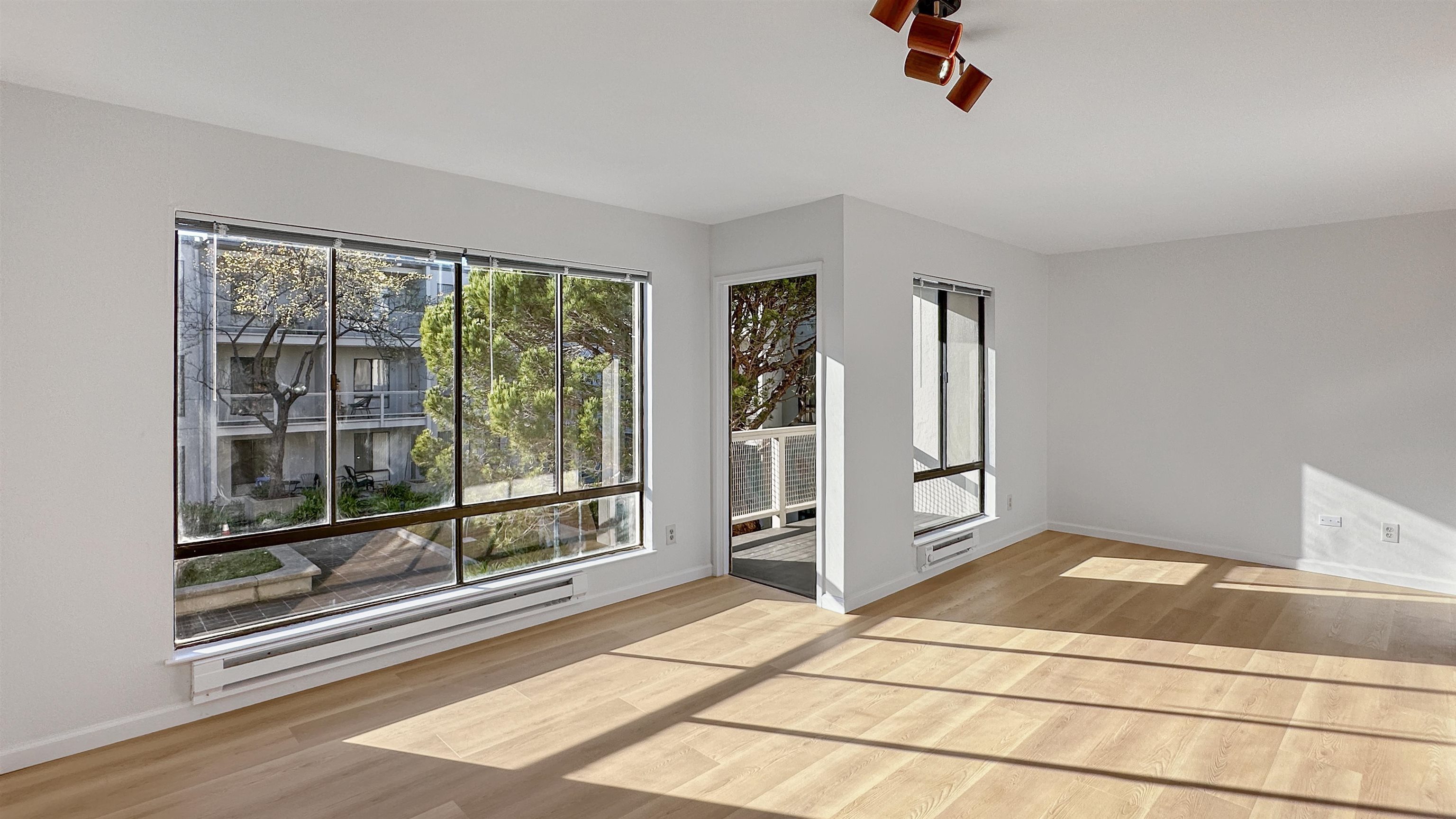 Photo #3: 41122021 Listing: Photo #3