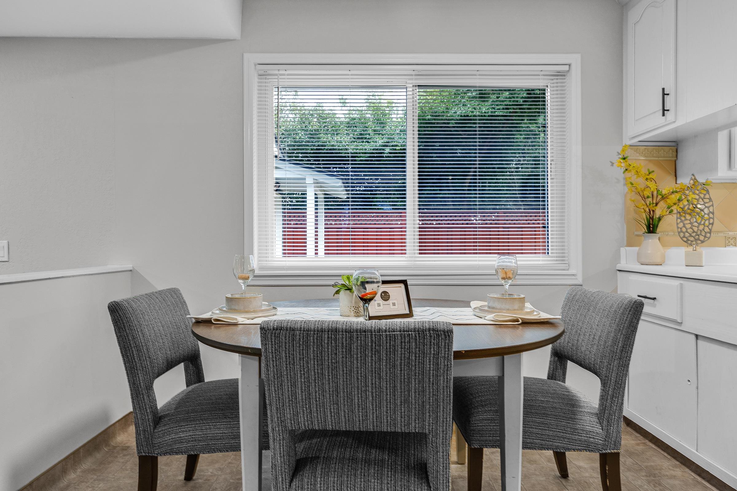 Detail Gallery Image 13 of 42 For 5287 Diane Lane, Livermore,  CA 94550 - 4 Beds | 2/1 Baths