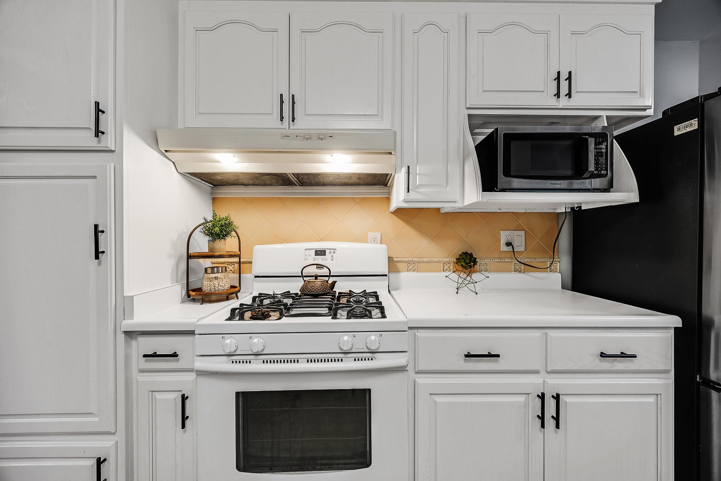 Detail Gallery Image 16 of 42 For 5287 Diane Lane, Livermore,  CA 94550 - 4 Beds | 2/1 Baths