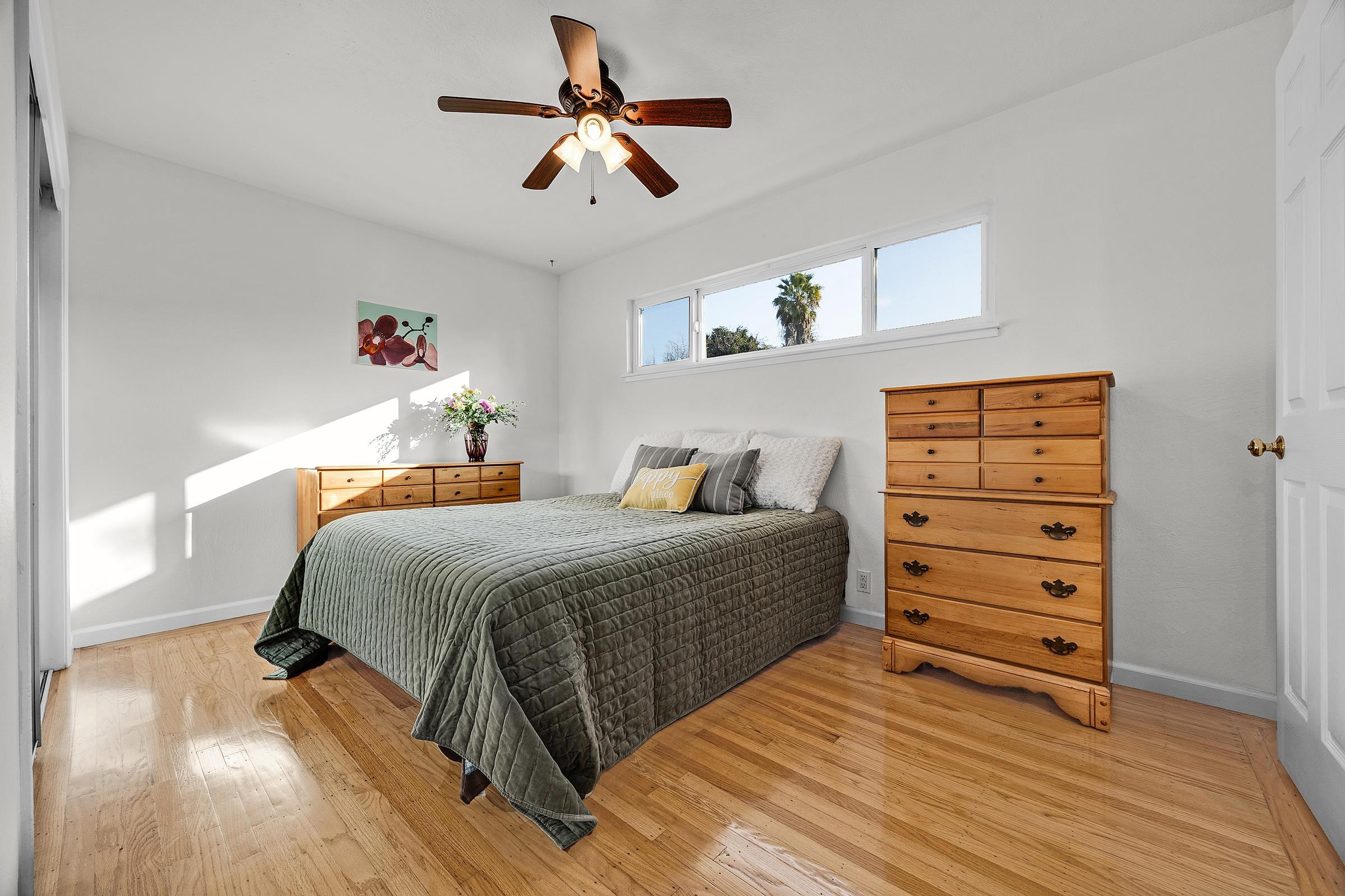 Detail Gallery Image 17 of 33 For 1009 Lisbon Avenue, Livermore,  CA 94550 - 3 Beds | 2 Baths