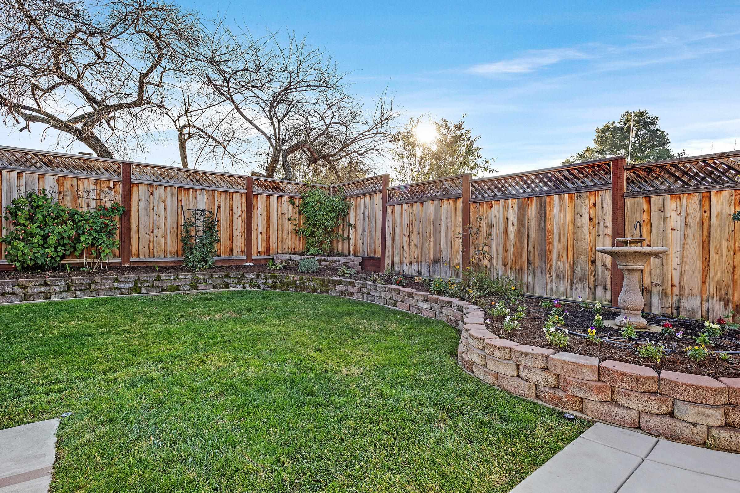 Detail Gallery Image 31 of 33 For 1009 Lisbon Avenue, Livermore,  CA 94550 - 3 Beds | 2 Baths