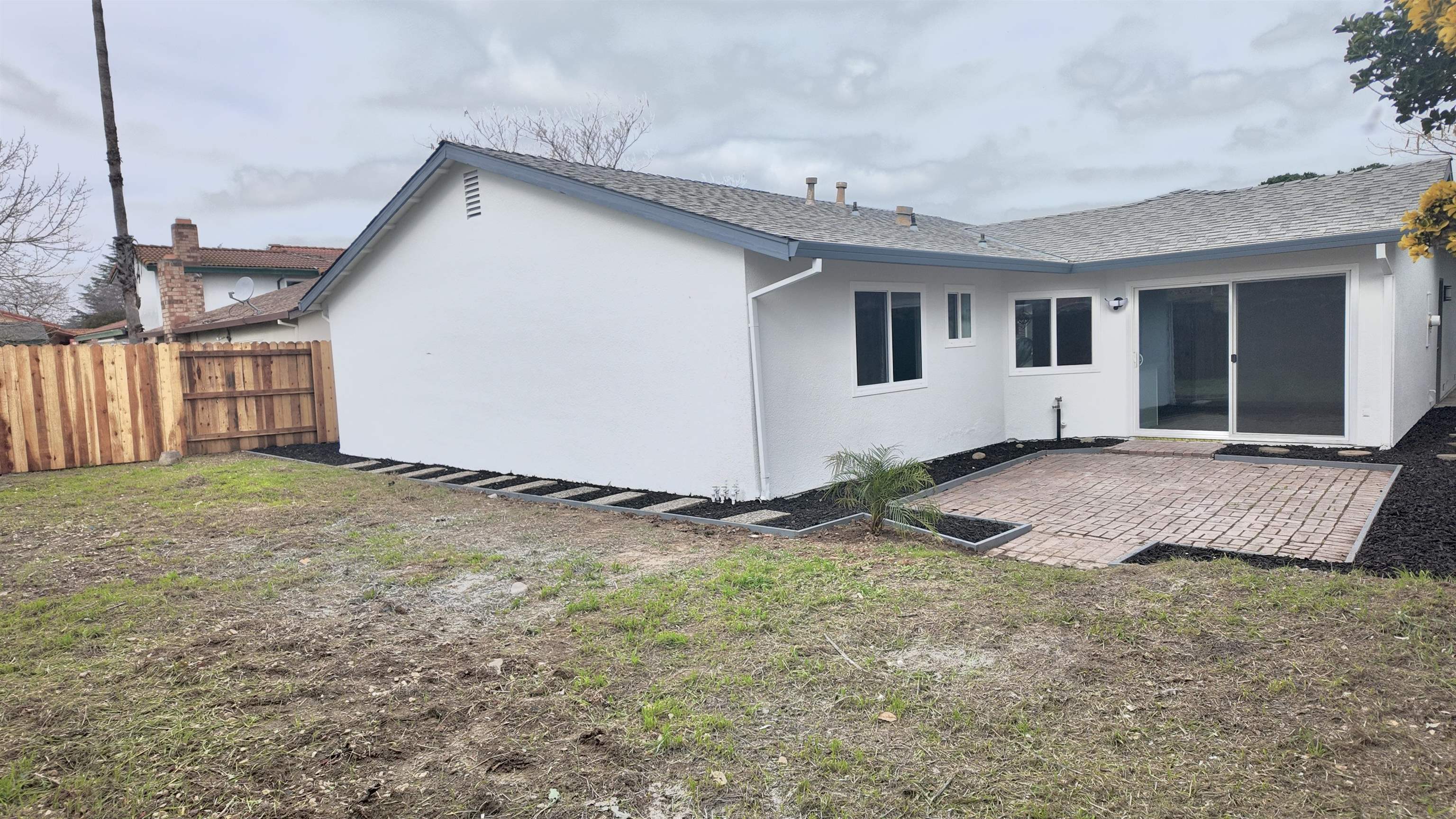 Detail Gallery Image 7 of 20 For 7808 Camrose Way, Sacramento,  CA 95828 - 3 Beds | 2 Baths