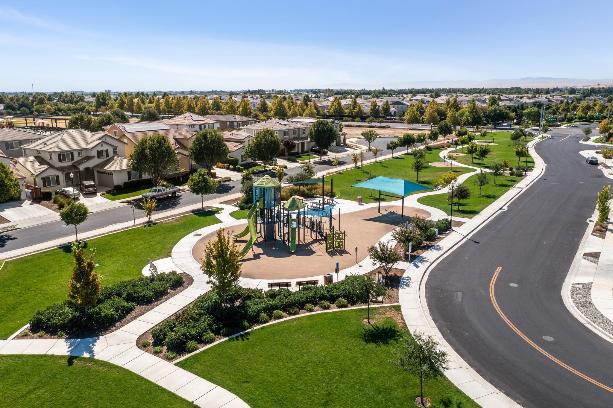 Detail Gallery Image 2 of 56 For 209 Brush Creek Dr, Brentwood,  CA 94513 - 4 Beds | 2/1 Baths