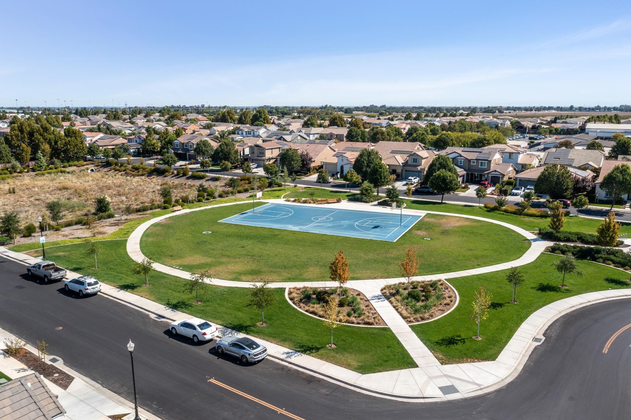 Detail Gallery Image 4 of 56 For 209 Brush Creek Dr, Brentwood,  CA 94513 - 4 Beds | 2/1 Baths