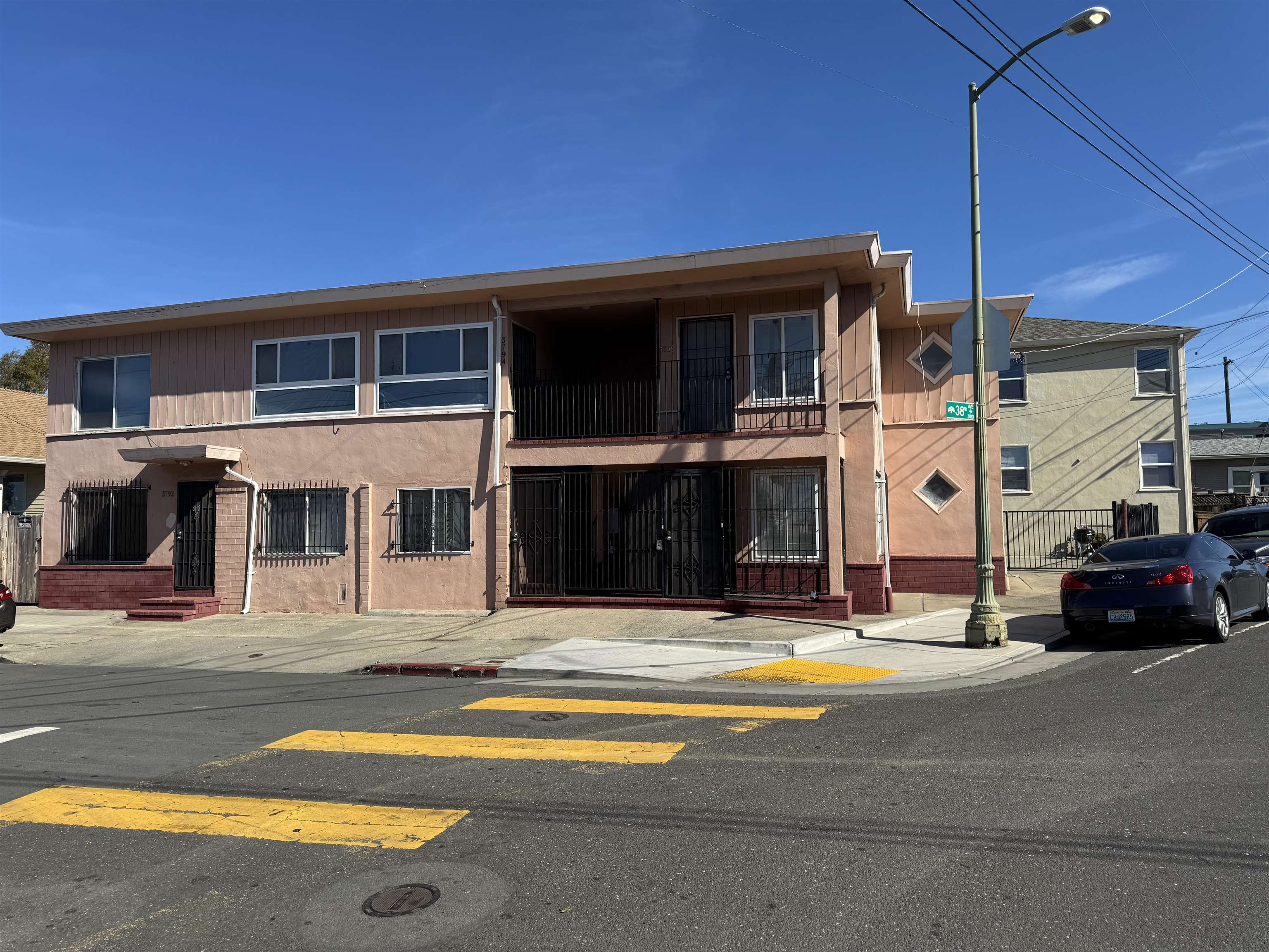 Front Image Thumbnail for BE41122034