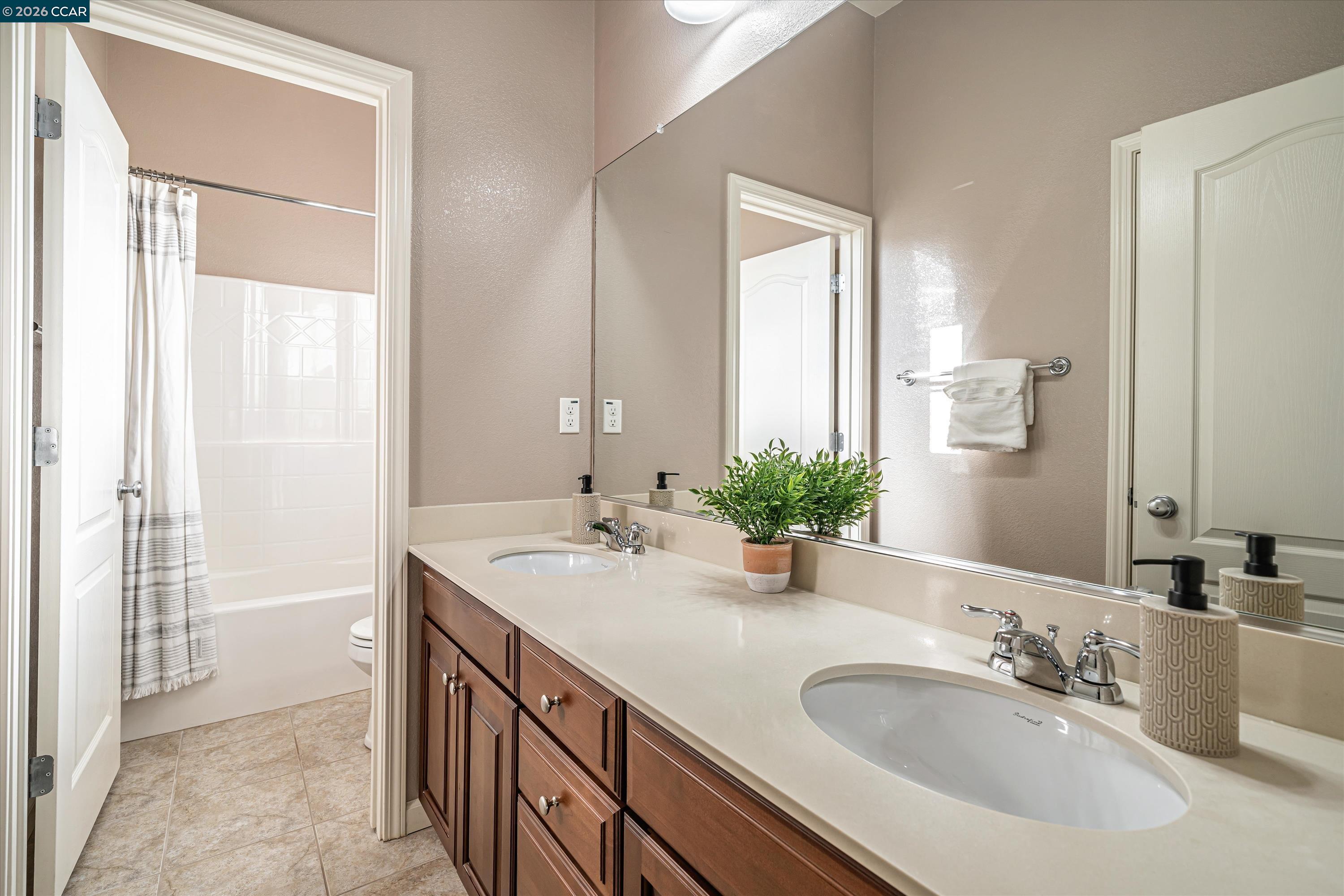 Detail Gallery Image 22 of 39 For 6432 Laurel Creek Pl, Livermore,  CA 94551 - 4 Beds | 3 Baths