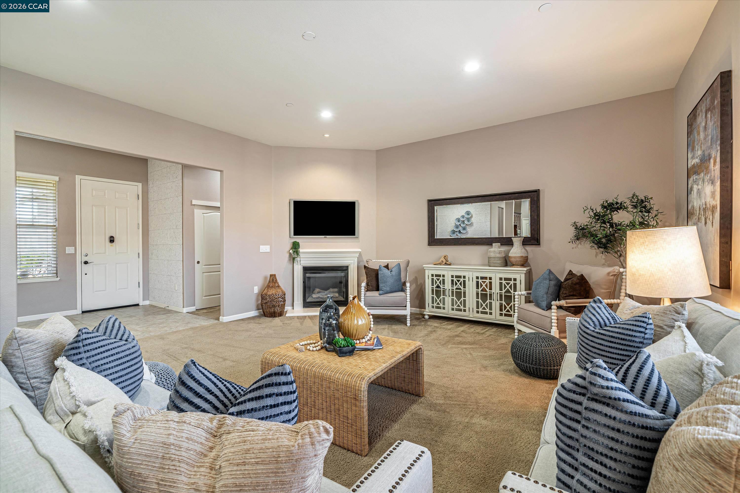 Detail Gallery Image 8 of 39 For 6432 Laurel Creek Pl, Livermore,  CA 94551 - 4 Beds | 3 Baths