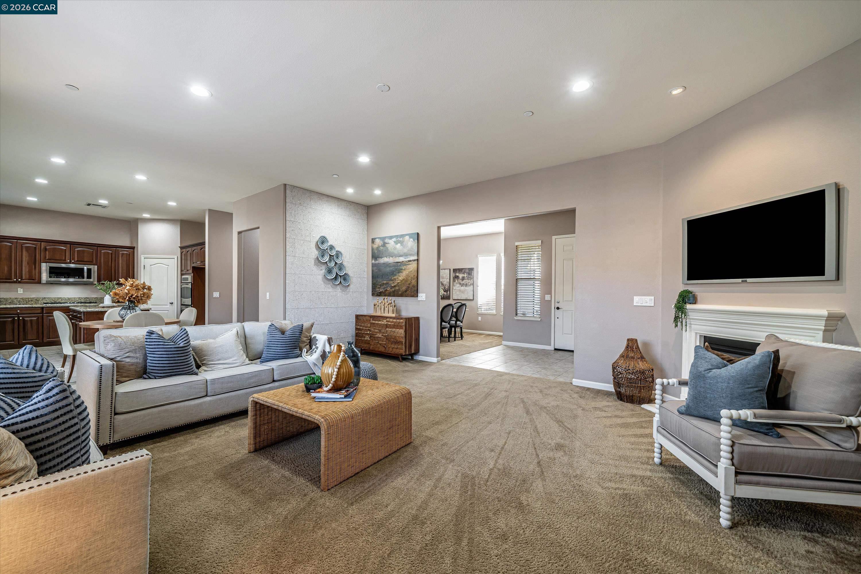 Detail Gallery Image 9 of 39 For 6432 Laurel Creek Pl, Livermore,  CA 94551 - 4 Beds | 3 Baths