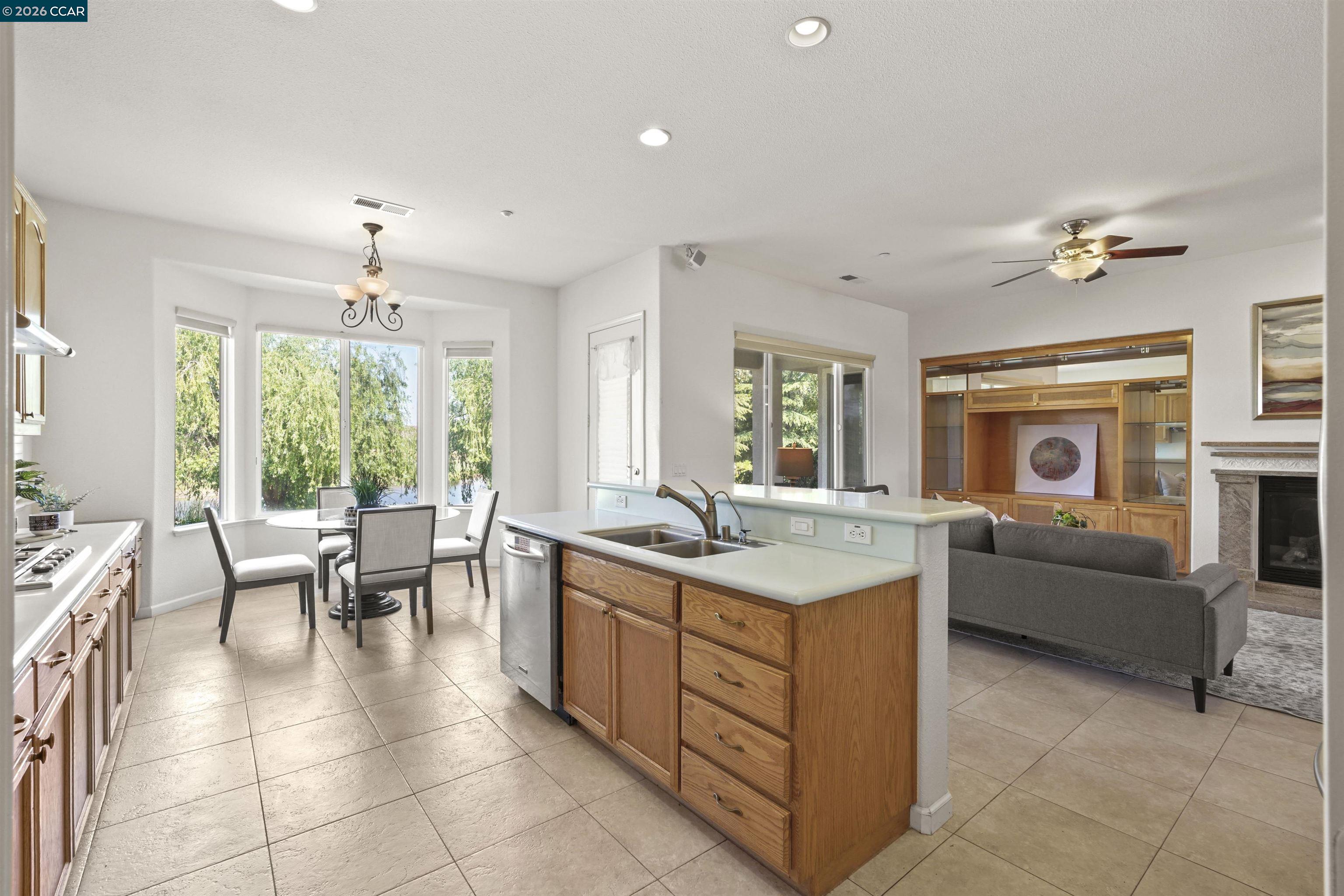 Detail Gallery Image 15 of 59 For 1129 Jonagold Way, Brentwood,  CA 94513 - 3 Beds | 2/1 Baths