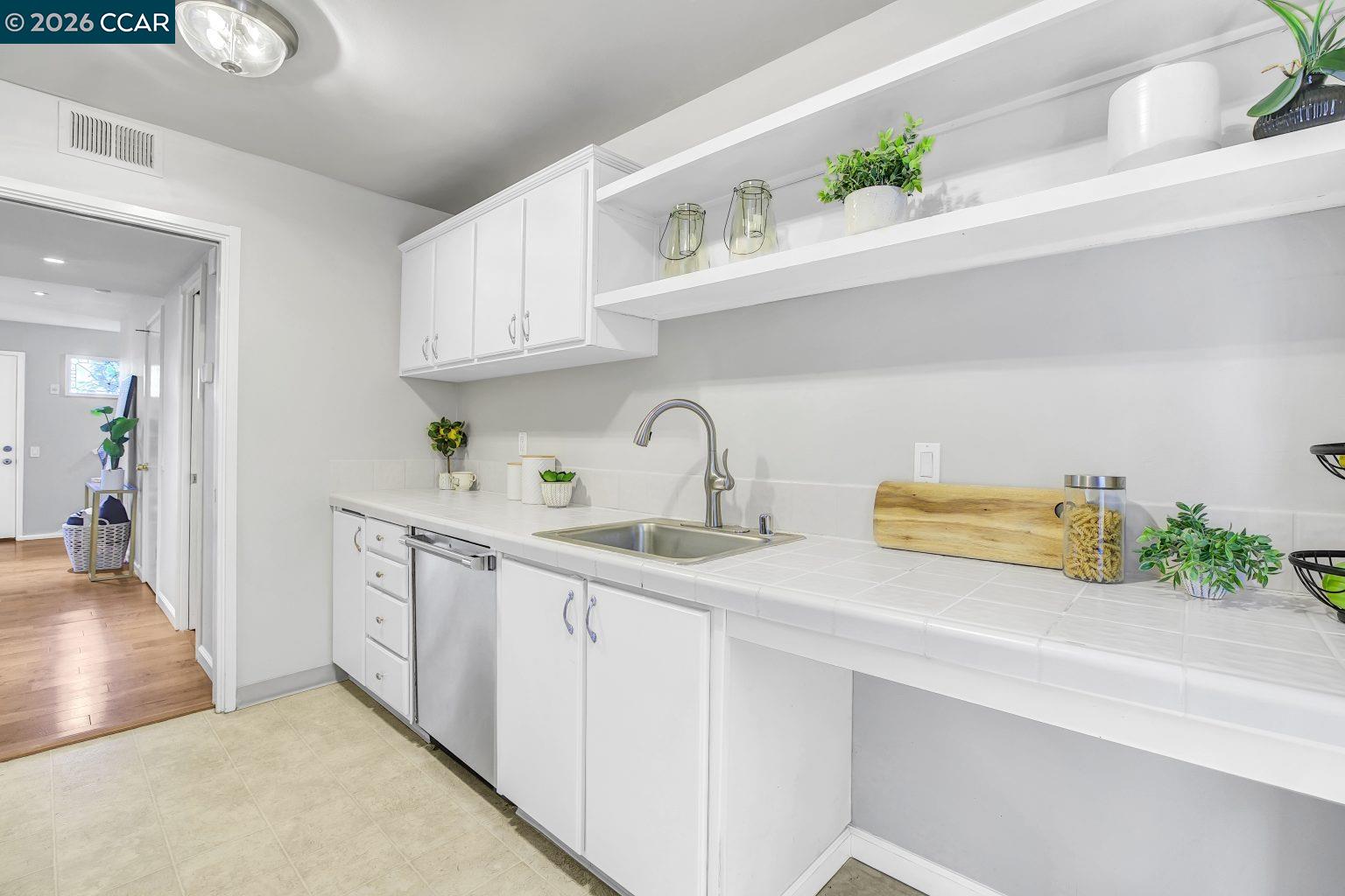 Photo #14: 41122052 Listing: Photo #14