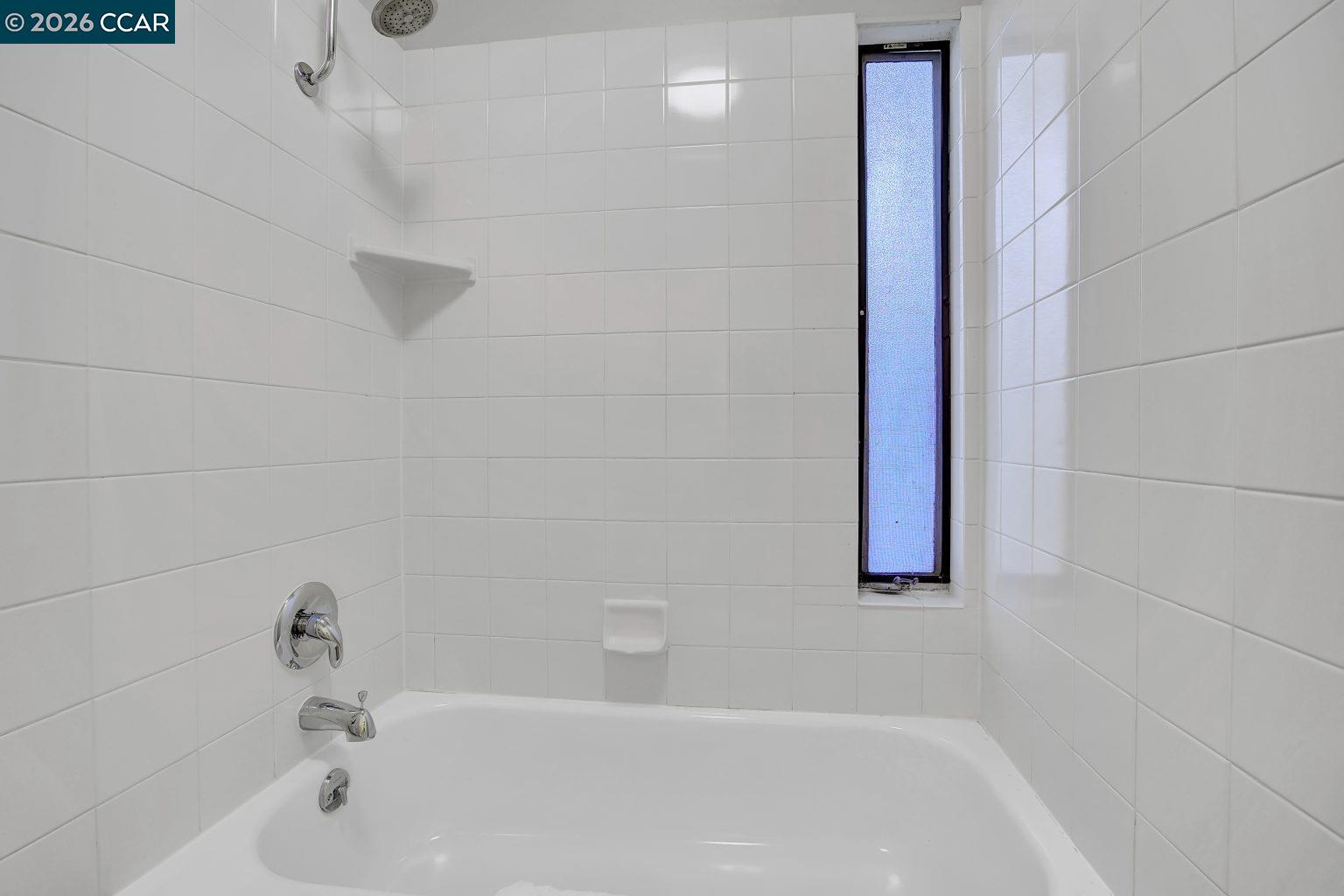 Photo #23: 41122052 Listing: Photo #23