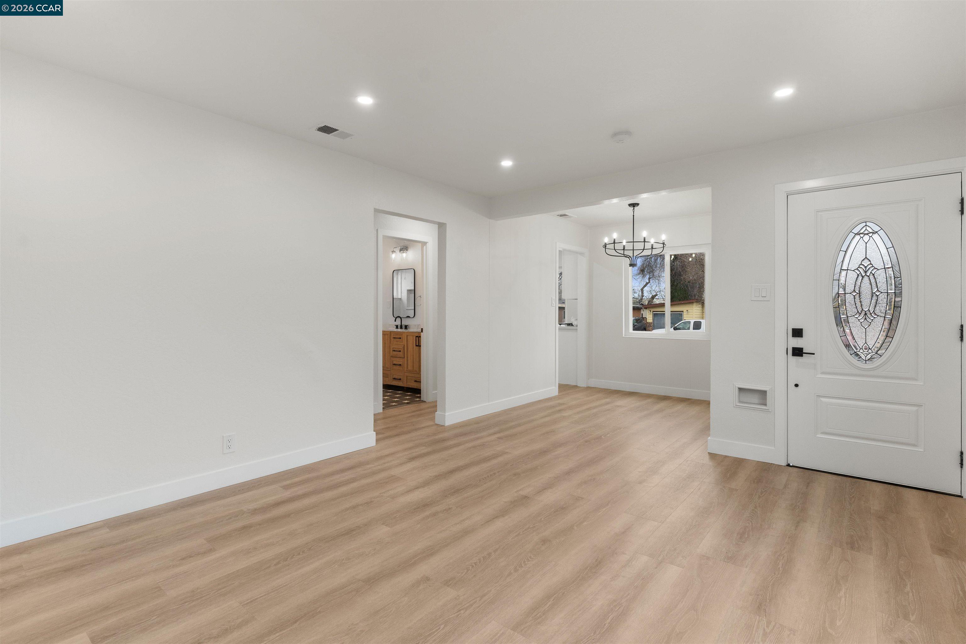 Detail Gallery Image 14 of 45 For 954 Carpino Ave, Pittsburg,  CA 94565 - 3 Beds | 1 Baths