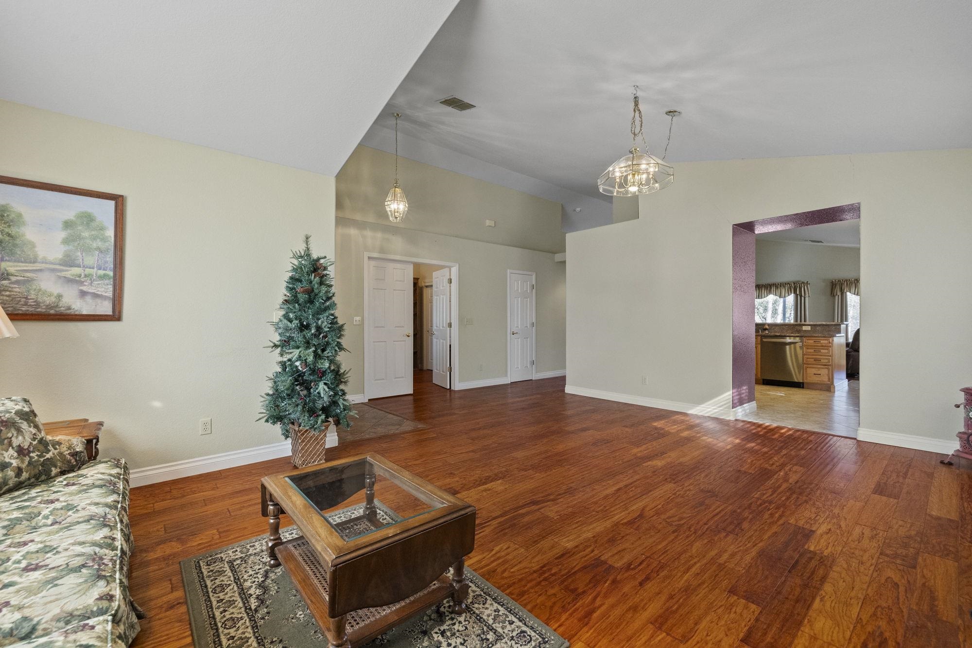 Detail Gallery Image 11 of 42 For 19891 Apple Valley Dr, Sonora,  CA 95370 - 3 Beds | 2 Baths