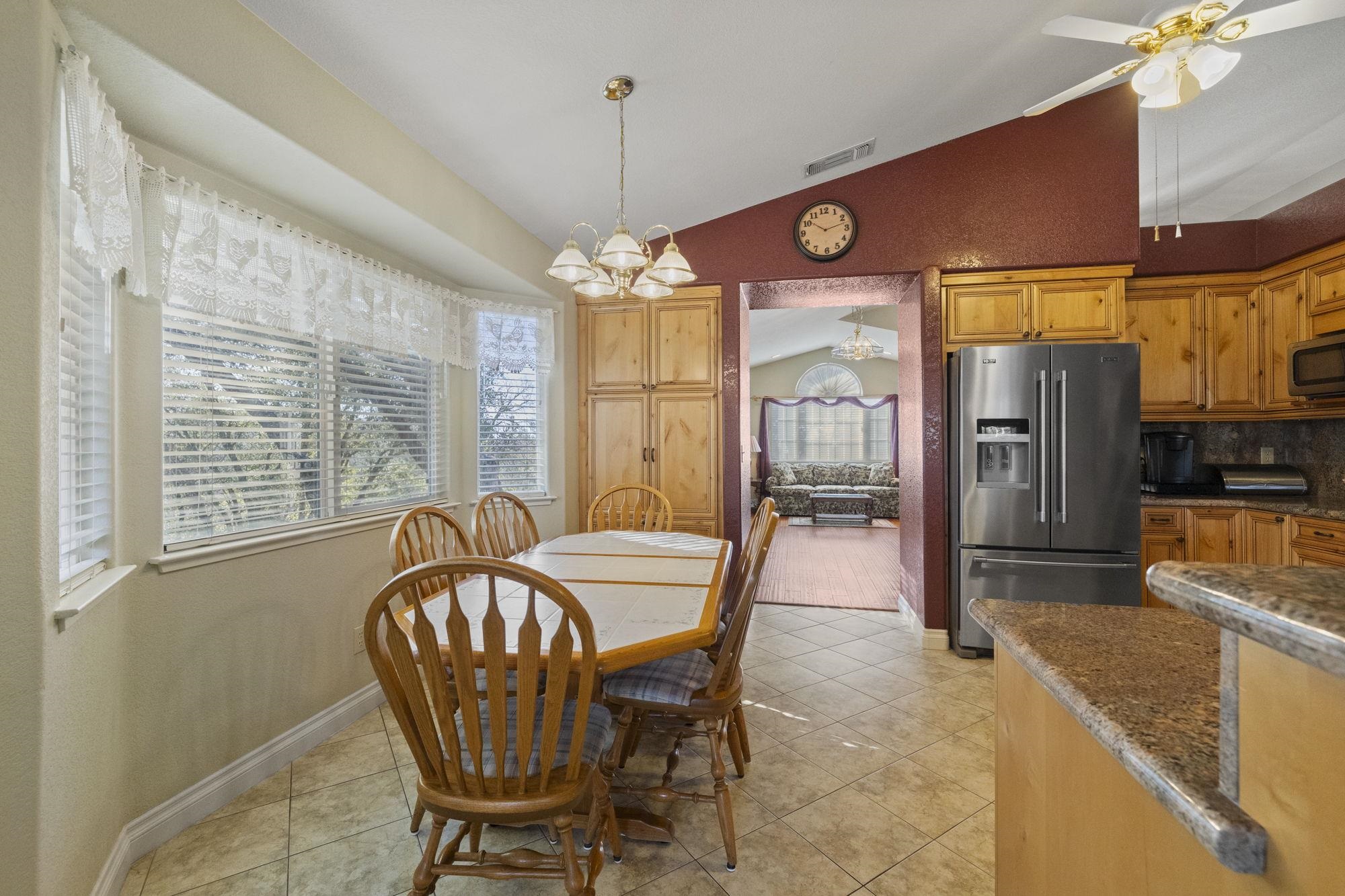 Detail Gallery Image 14 of 42 For 19891 Apple Valley Dr, Sonora,  CA 95370 - 3 Beds | 2 Baths