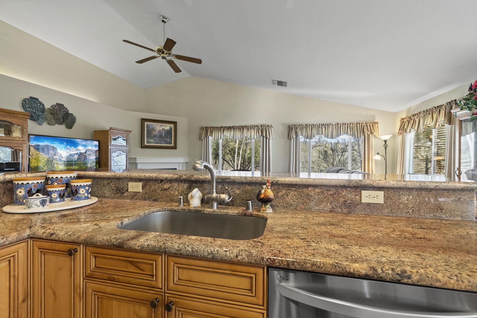 Detail Gallery Image 16 of 42 For 19891 Apple Valley Dr, Sonora,  CA 95370 - 3 Beds | 2 Baths