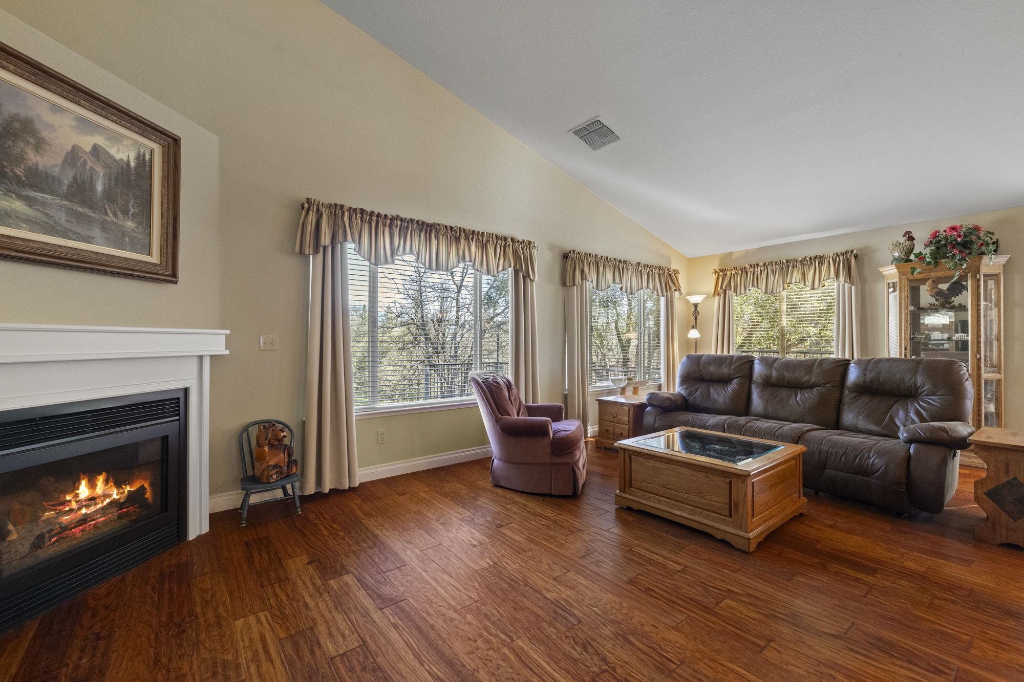 Detail Gallery Image 18 of 42 For 19891 Apple Valley Dr, Sonora,  CA 95370 - 3 Beds | 2 Baths