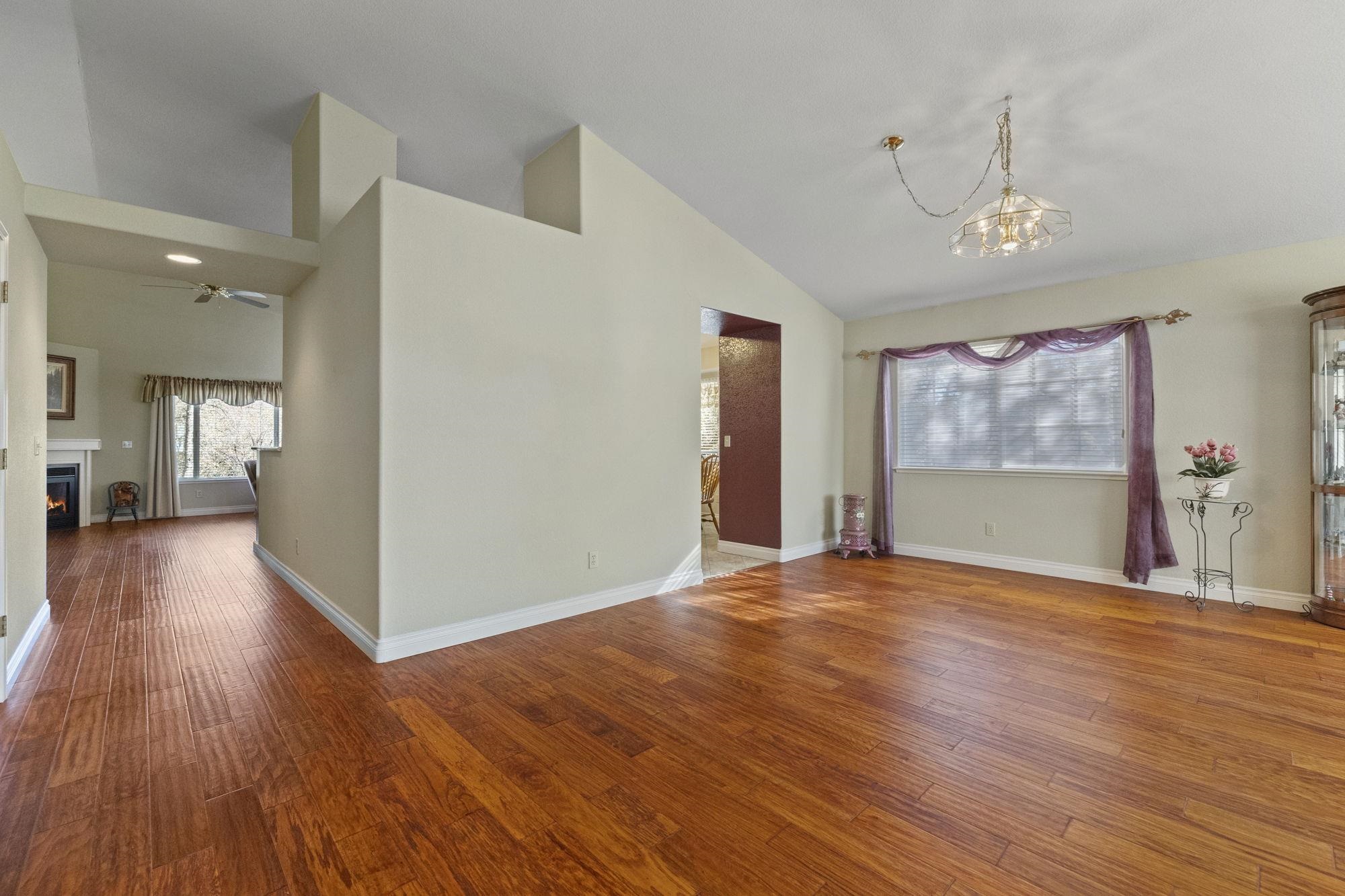 Detail Gallery Image 7 of 42 For 19891 Apple Valley Dr, Sonora,  CA 95370 - 3 Beds | 2 Baths