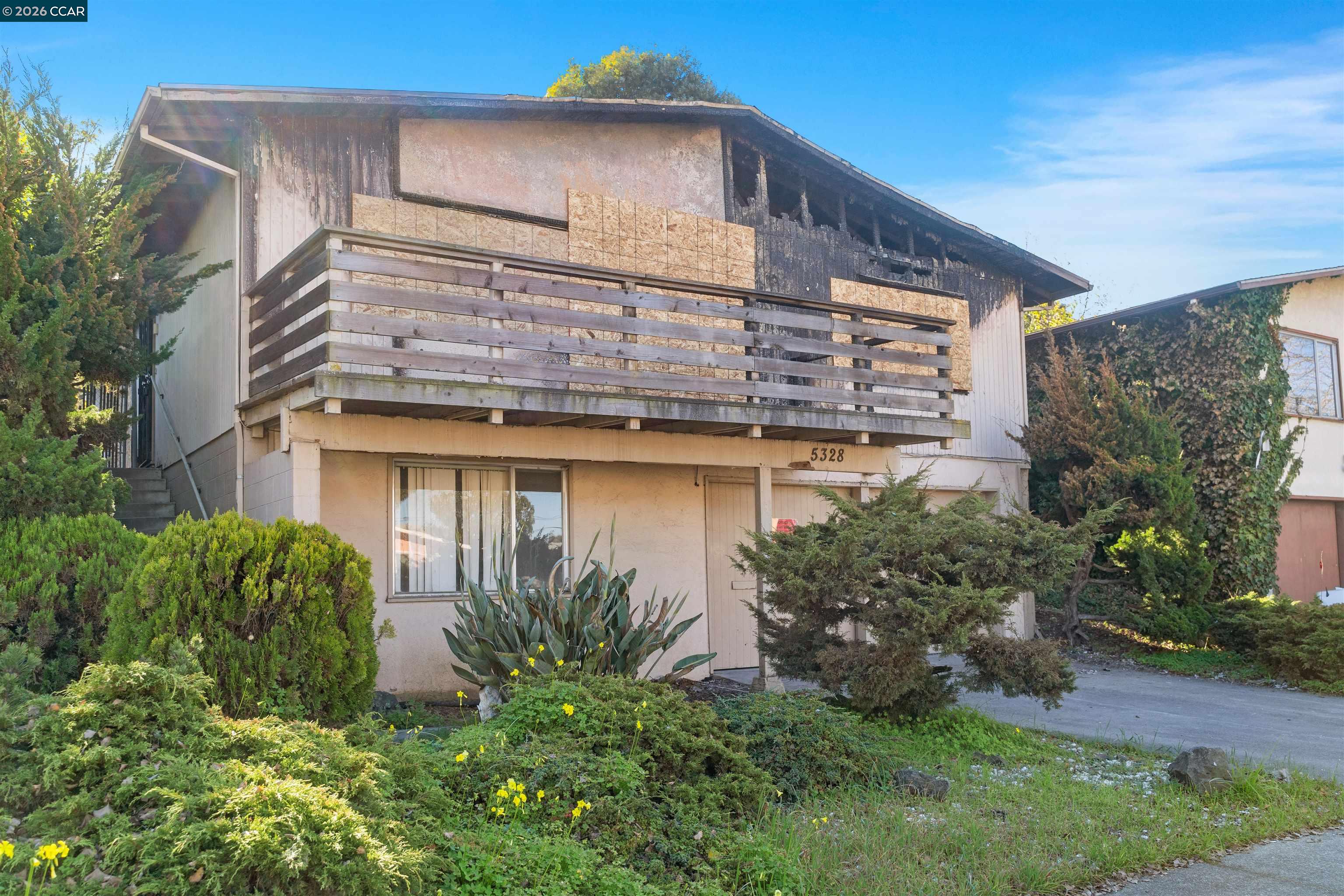 Detail Gallery Image 2 of 8 For 5328 Gately Ave, Richmond,  CA 94804 - 3 Beds | 2 Baths