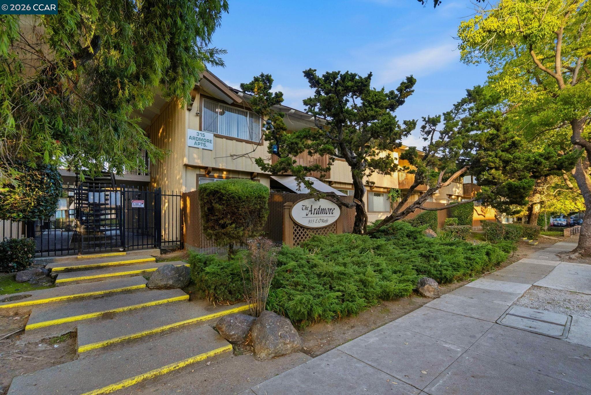 Detail Gallery Image 2 of 46 For 315 E Okeefe St, East Palo Alto,  CA 94303 - – Beds | – Baths