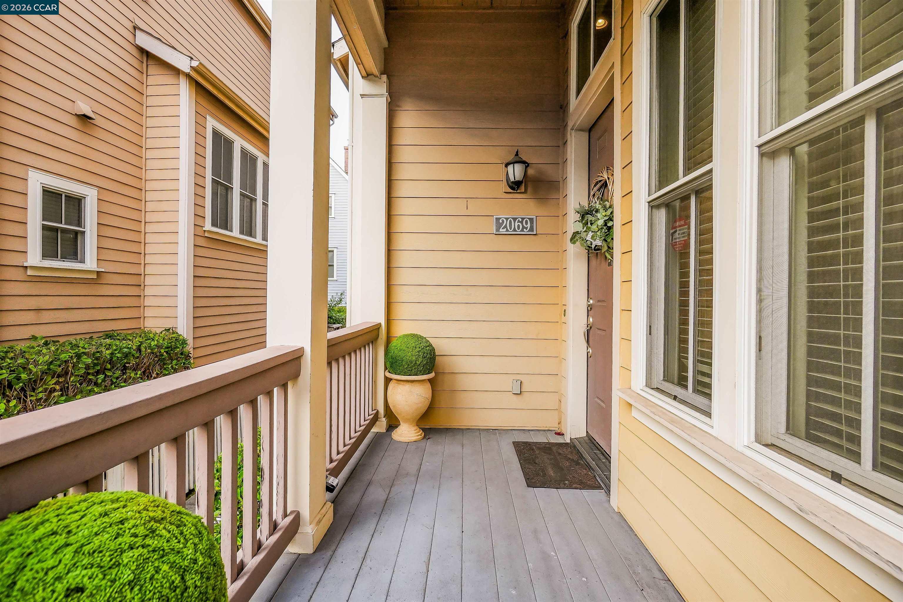 Detail Gallery Image 5 of 50 For 2069 Lewis St, Hercules,  CA 94547 - 3 Beds | 2/1 Baths