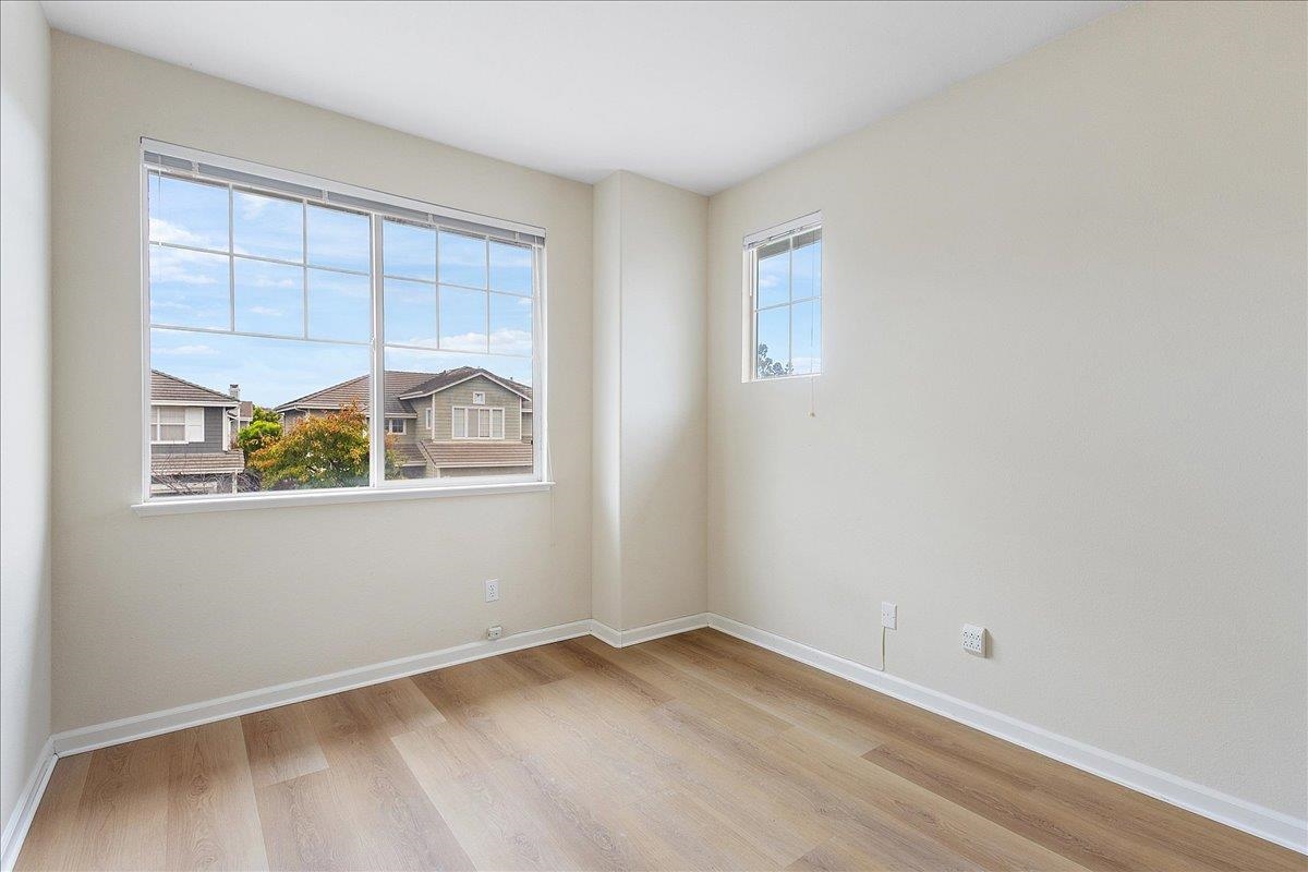 Detail Gallery Image 22 of 25 For 16 Smith Ct, Alameda,  CA 94502 - 4 Beds | 2/1 Baths