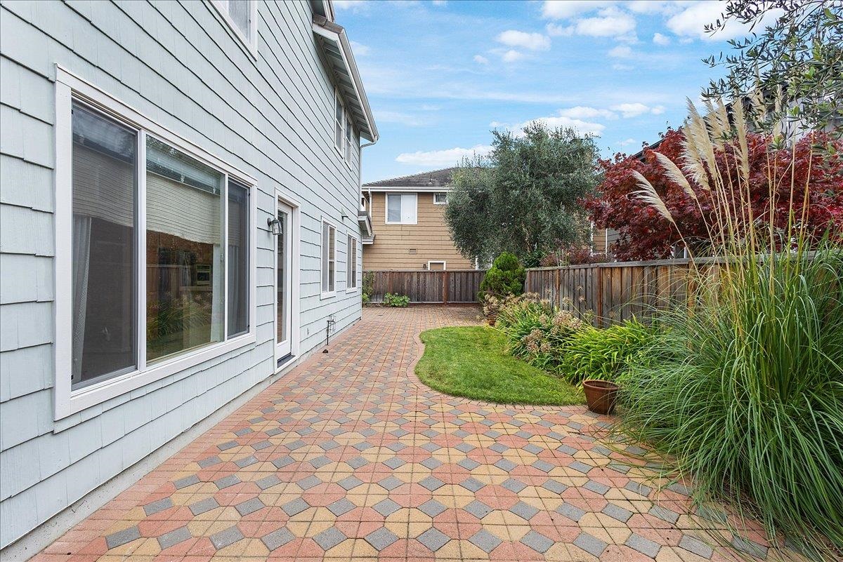 Detail Gallery Image 23 of 25 For 16 Smith Ct, Alameda,  CA 94502 - 4 Beds | 2/1 Baths