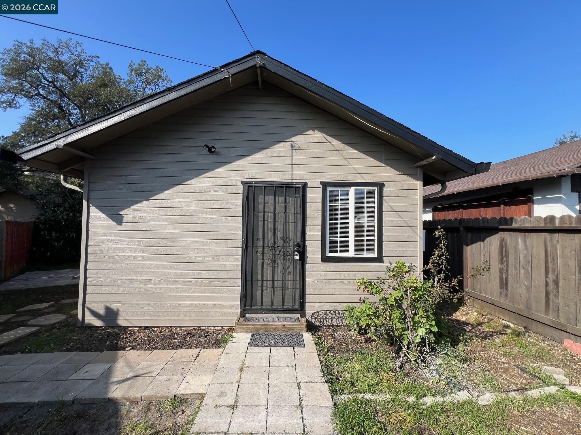 Front Image Thumbnail for CC41122076