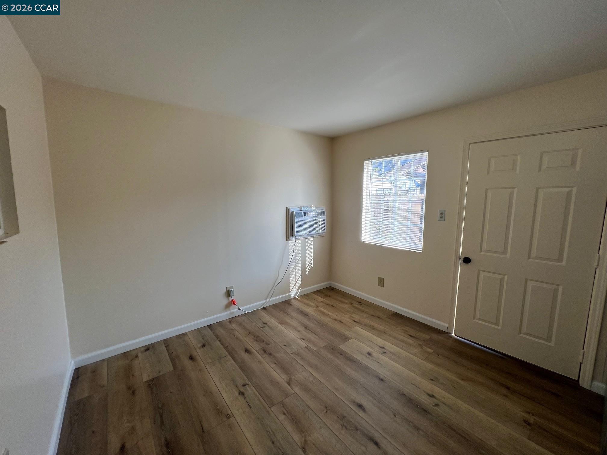 Detail Gallery Image 5 of 15 For 1513 5th #B,  Concord,  CA 94518 - 1 Beds | 1 Baths