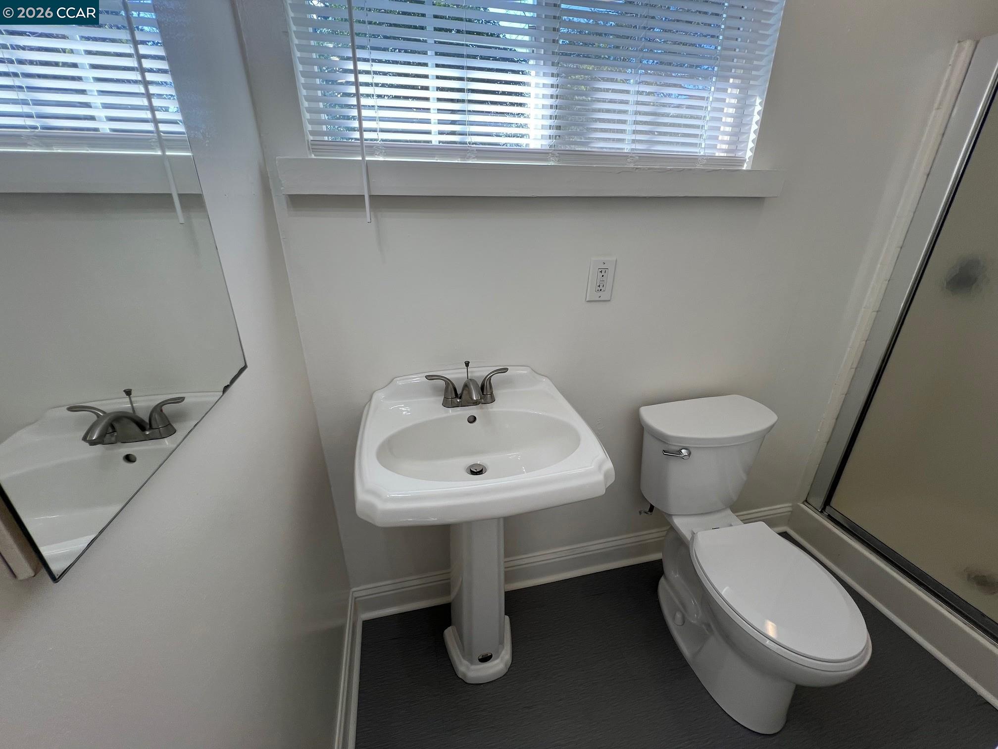 Detail Gallery Image 9 of 15 For 1513 5th #B,  Concord,  CA 94518 - 1 Beds | 1 Baths