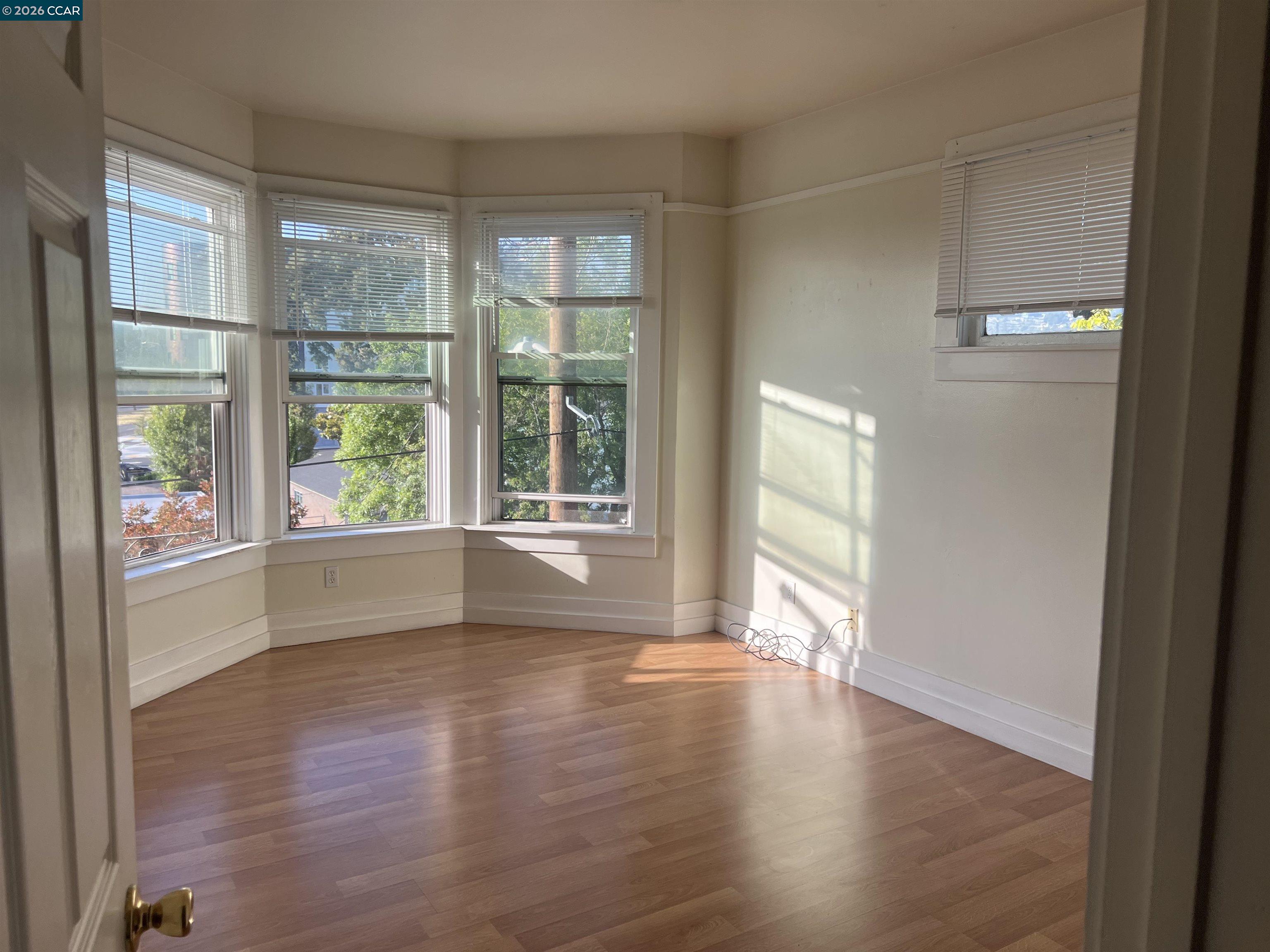 Detail Gallery Image 5 of 9 For Emerson St #3,  Berkeley,  CA 94703 - 1 Beds | 1 Baths