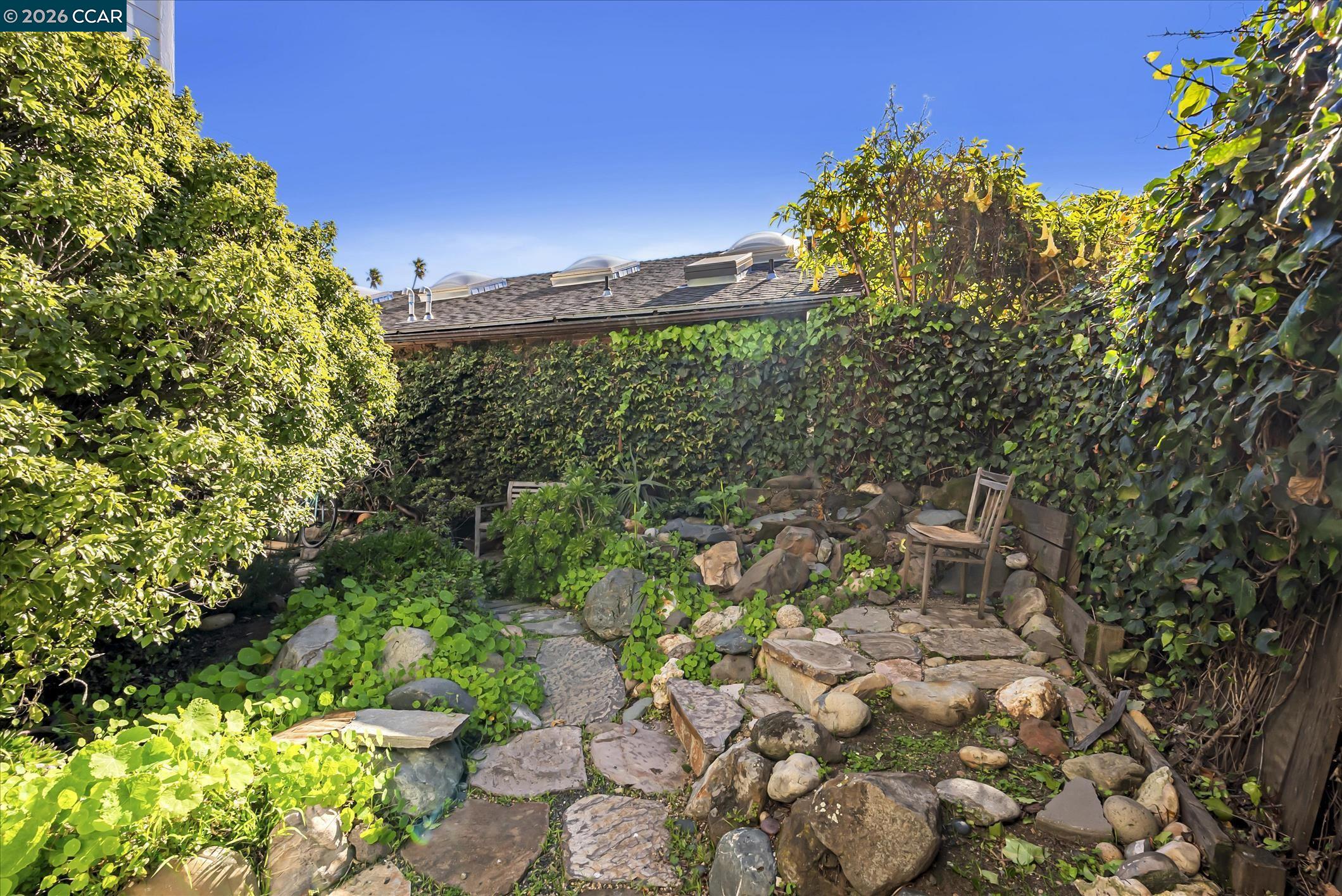 Detail Gallery Image 9 of 9 For Emerson St #3,  Berkeley,  CA 94703 - 1 Beds | 1 Baths