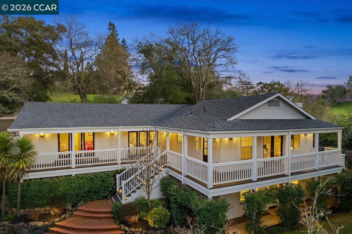 Detail Gallery Image 2 of 44 For 1076 N Thompson Rd, Lafayette,  CA 94549-3133 - 4 Beds | 3/1 Baths